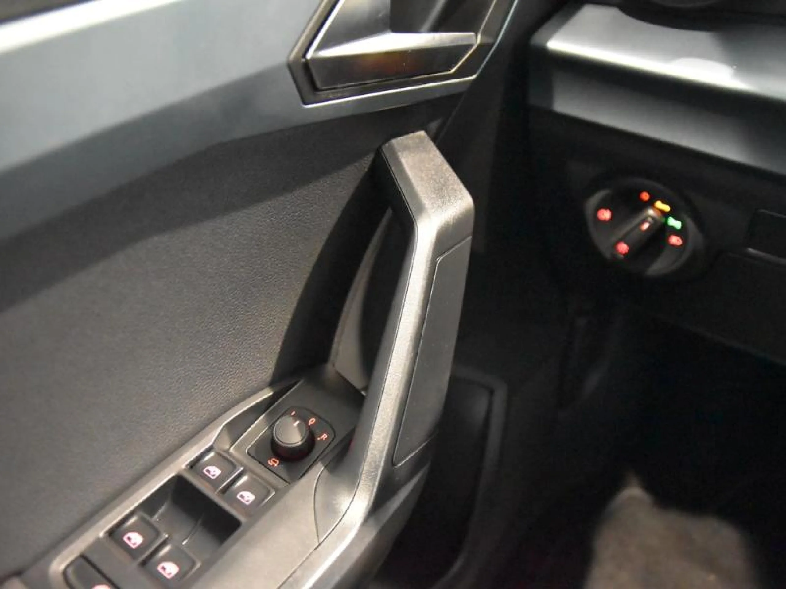 SEAT ARONA 1.5 TSI 110KW DSG SPECIAL EDITION - Foto 17