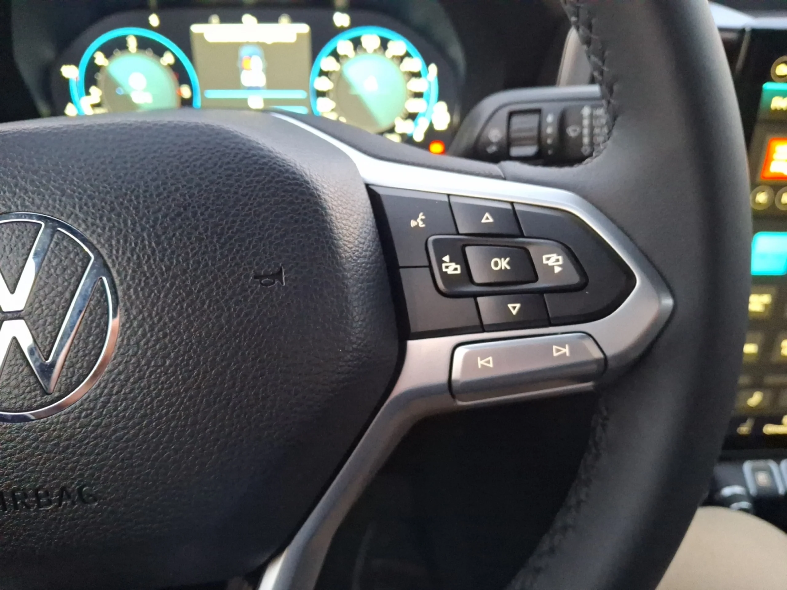 VW COMERCIALES Amarok AMAROK  AVENTURA CABINA DOBLE  V6 3.0 TDI 177 KW (241 CV) AUT 10 VEL. - Foto 9