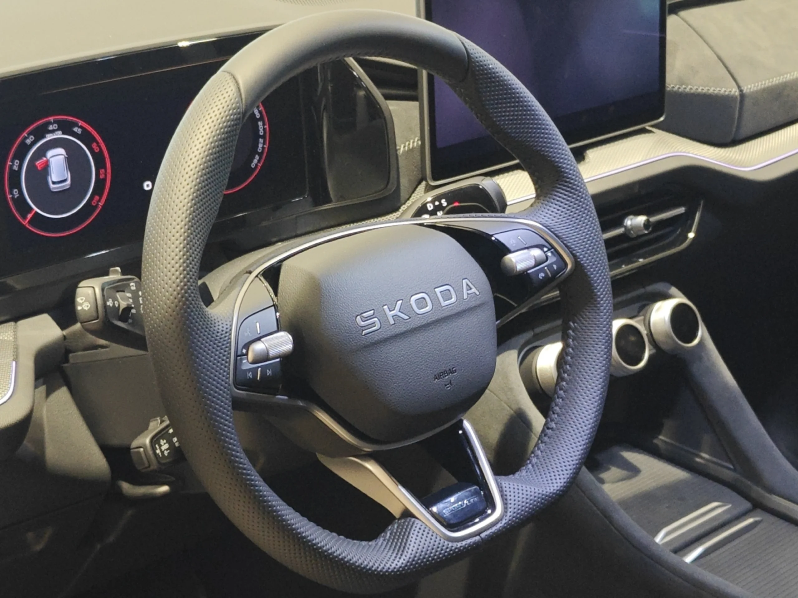 SKODA KODIAQ 2.0 TDI 110KW (150CV) DSG SPORTLINE - Foto 9