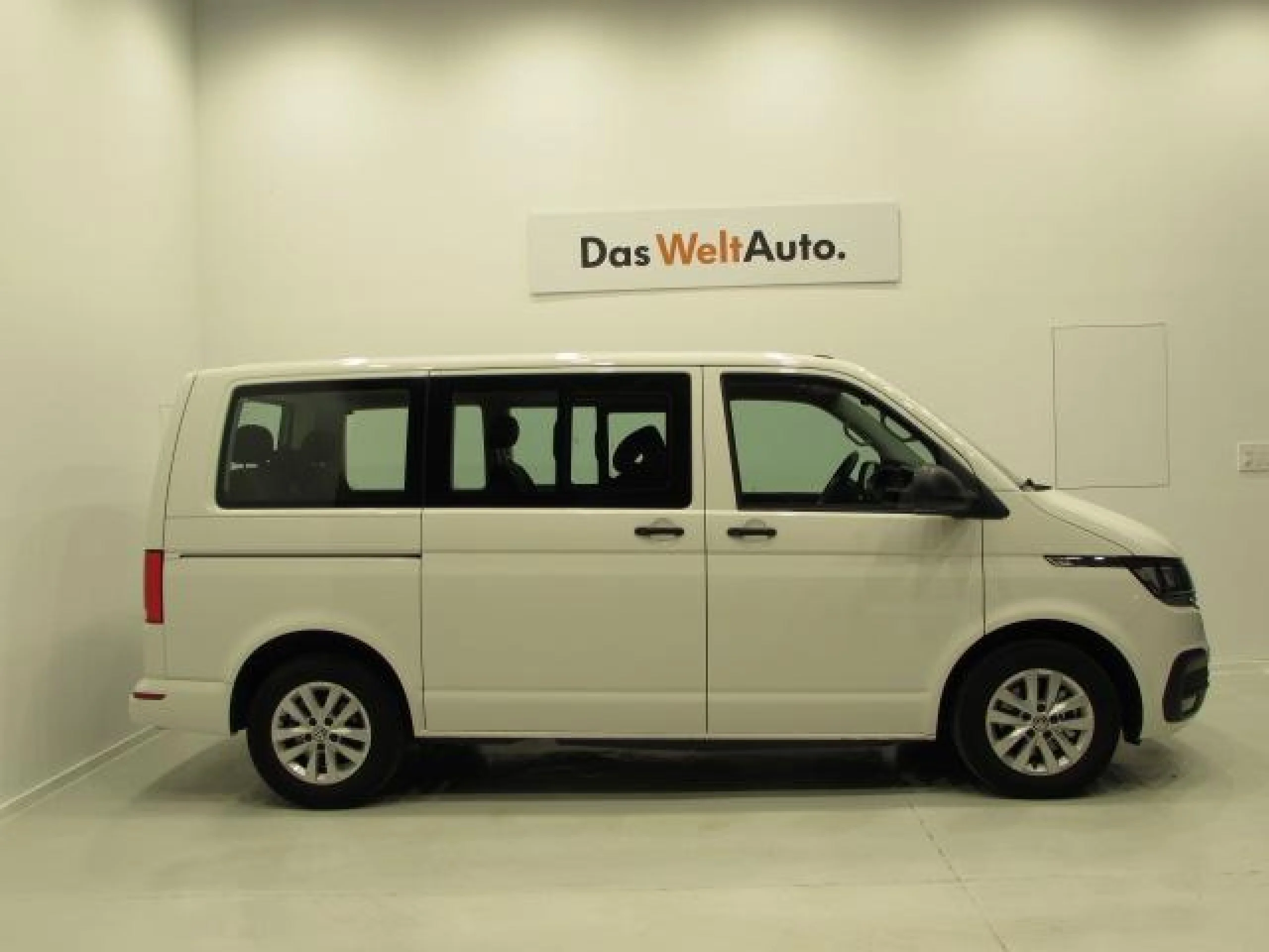 VW COMERCIALES Multivan MULTIVAN 6.1 READY2DISCOVER BATALLA CORTA 2.0 TDI 110 KW (150 CV) DSG 7 VEL. 3.000 - Foto 3