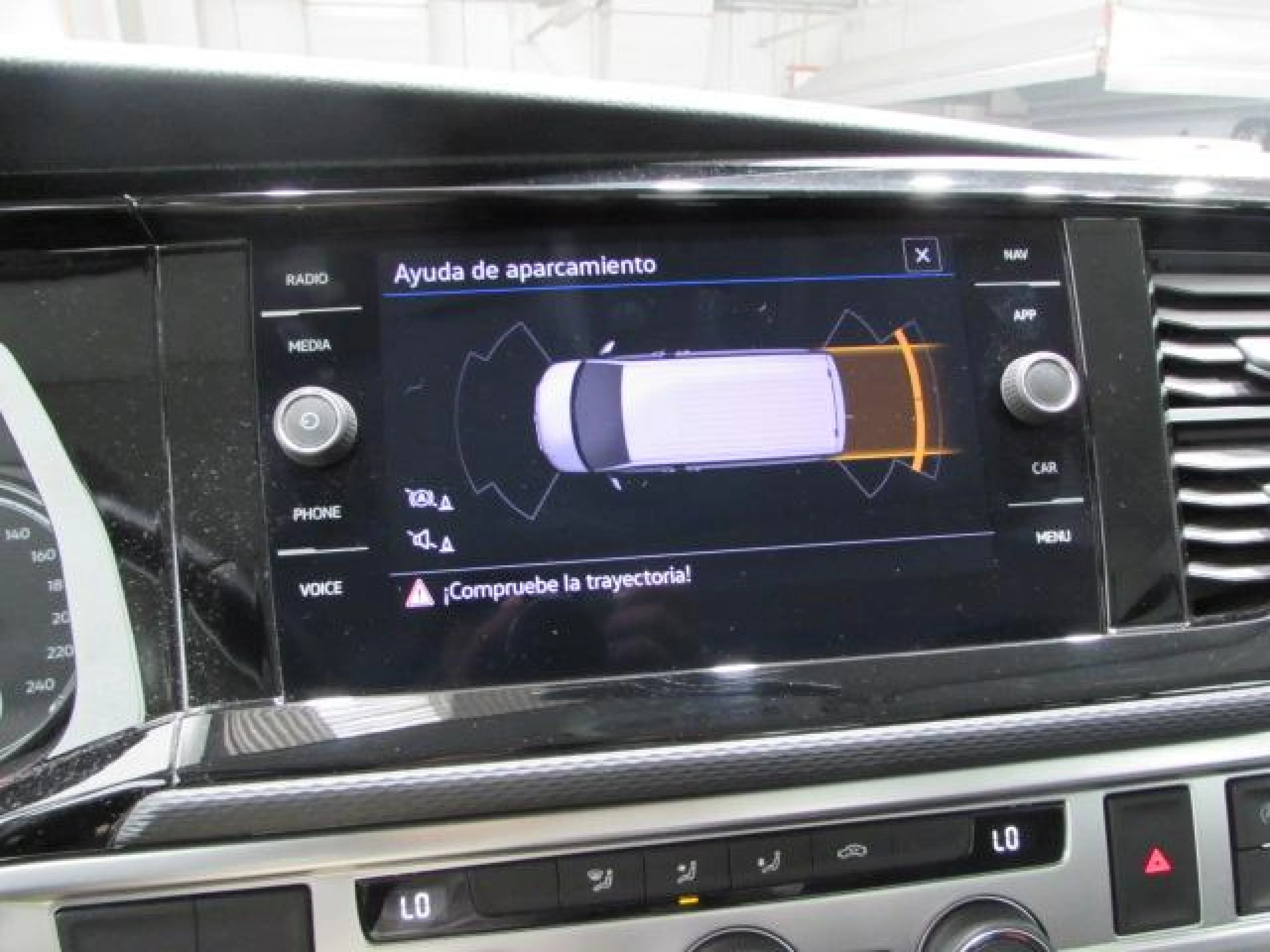 VW COMERCIALES Multivan MULTIVAN 6.1 READY2DISCOVER BATALLA CORTA 2.0 TDI 110 KW (150 CV) DSG 7 VEL. 3.000 - Foto 9
