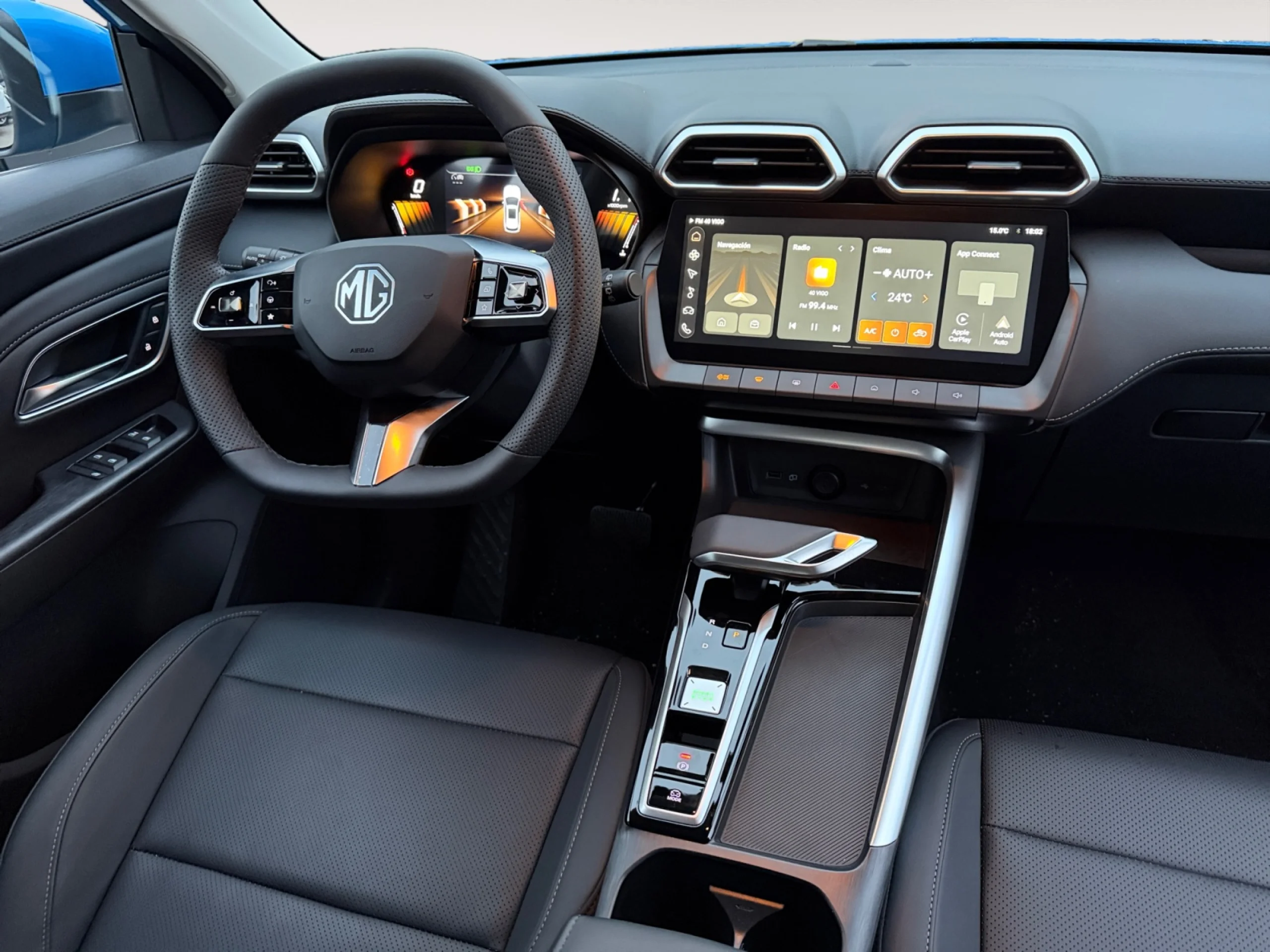 MG MGZS MG ZS32 1.5L HEV 2KWH AT 2WD LUX LHD NO OPTION DARK BLUE - Foto 4