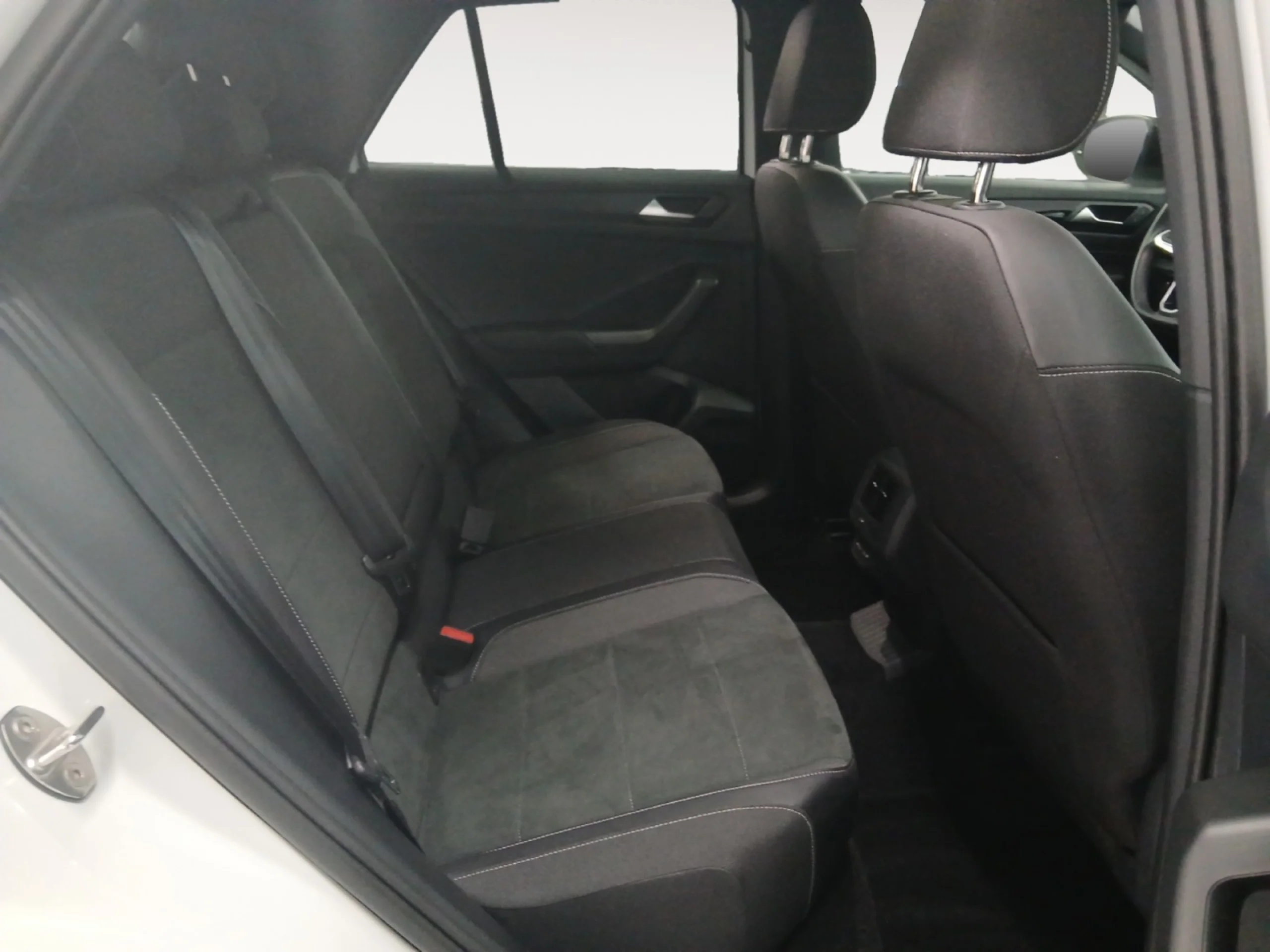 VOLKSWAGEN T ROC T ROC DARK LINE 1.5 TSI 110 KW (150 CV)  AUTOM TICO DSG 7 VEL. - Foto 6