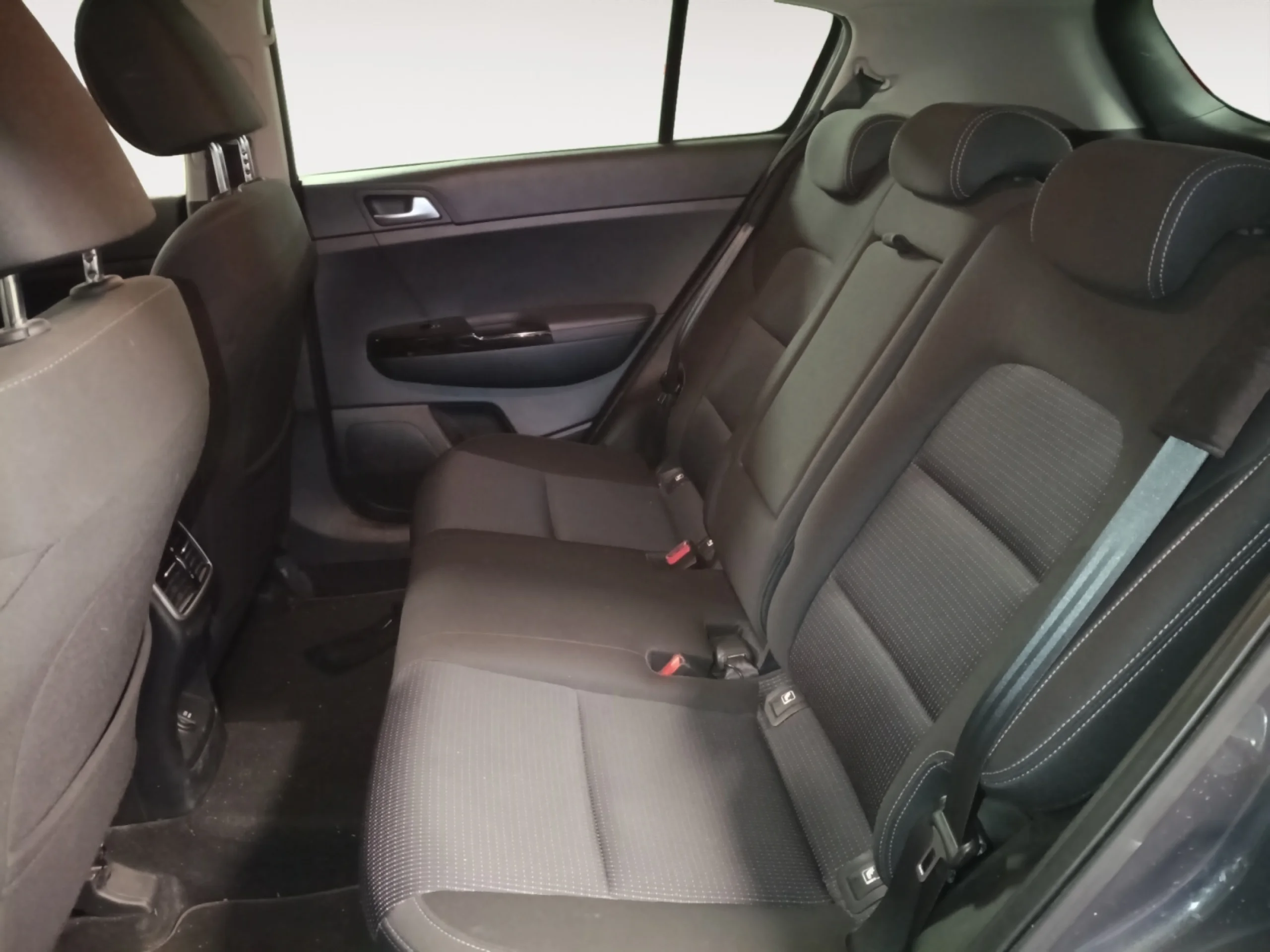 KIA SPORTAGE 1.6 GDI 97KW (132CV) BLACK EDITION 4X2 - Foto 6