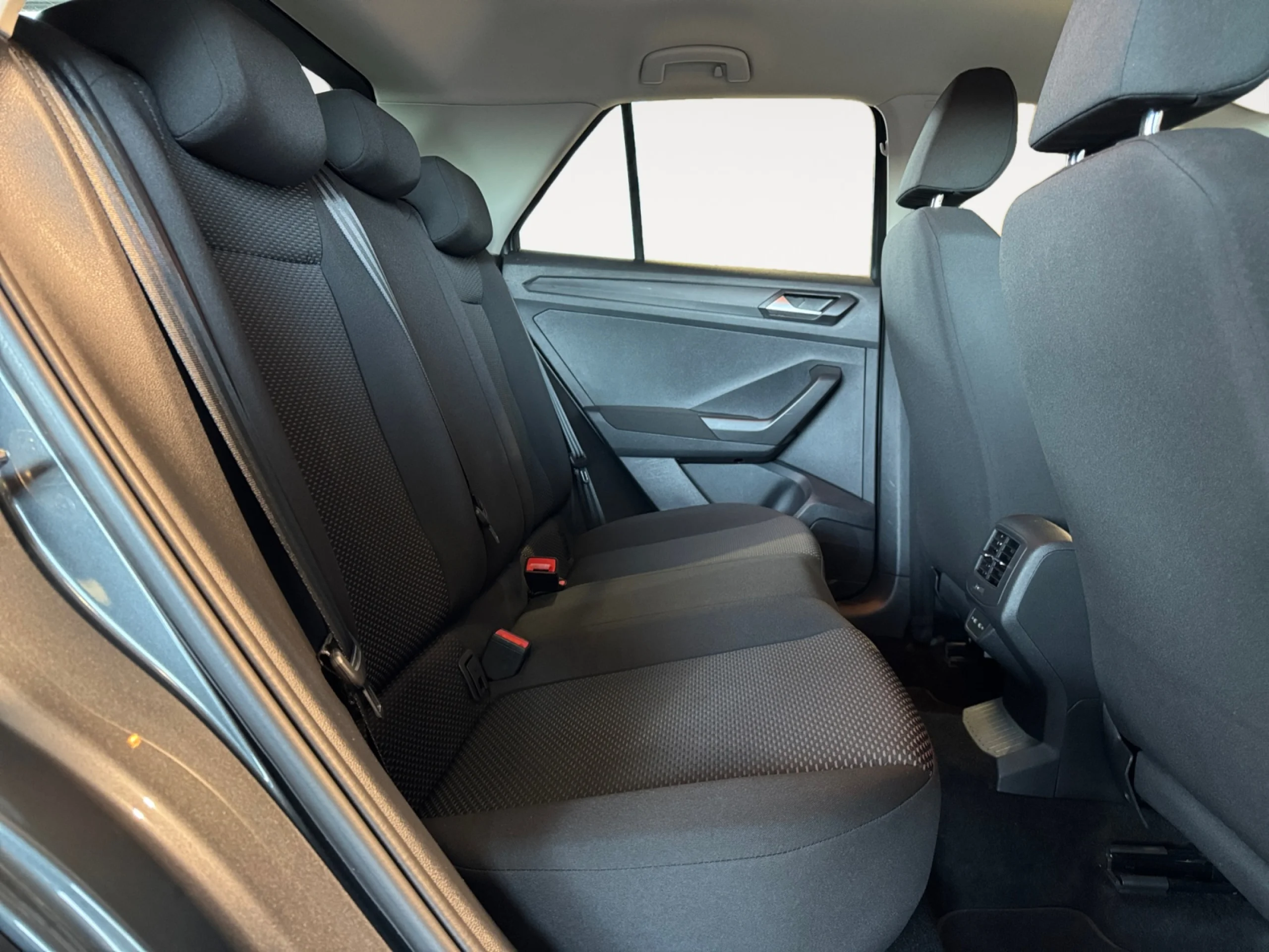 VOLKSWAGEN T ROC EDITION 2.0 TDI 85KW (115CV) - Foto 6