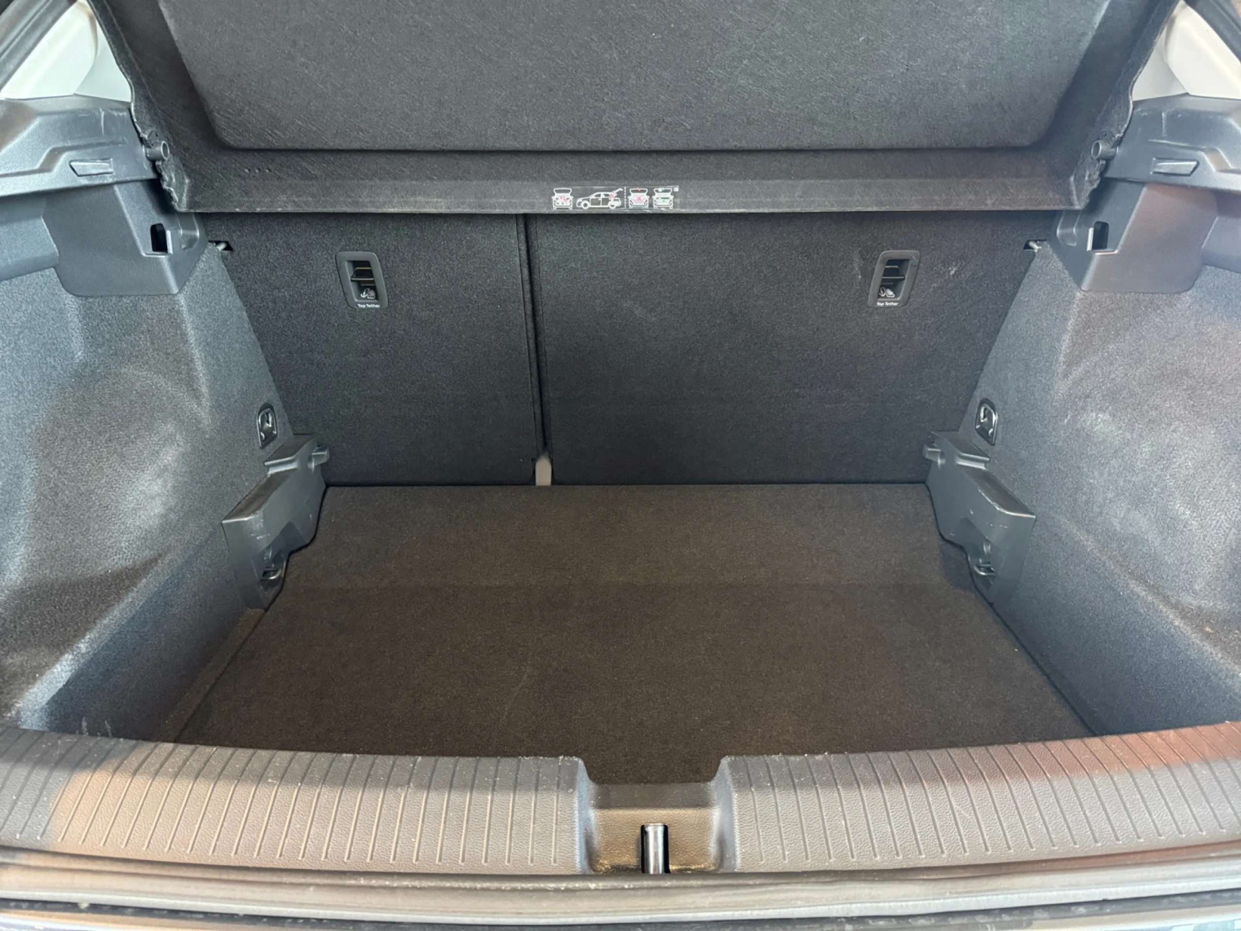 VOLKSWAGEN T ROC EDITION 2.0 TDI 85KW (115CV) - Foto 7