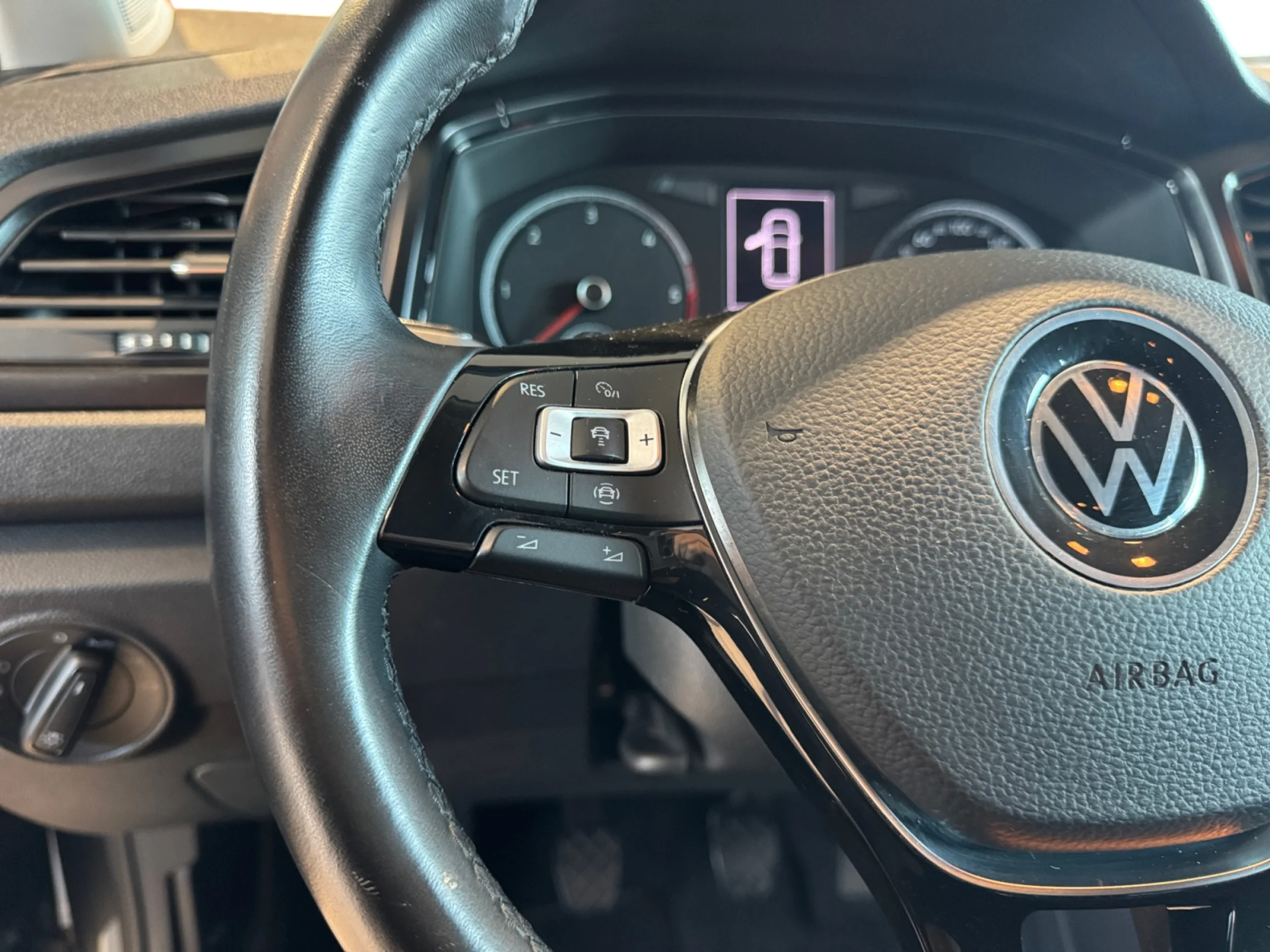 VOLKSWAGEN T ROC EDITION 2.0 TDI 85KW (115CV) - Foto 11