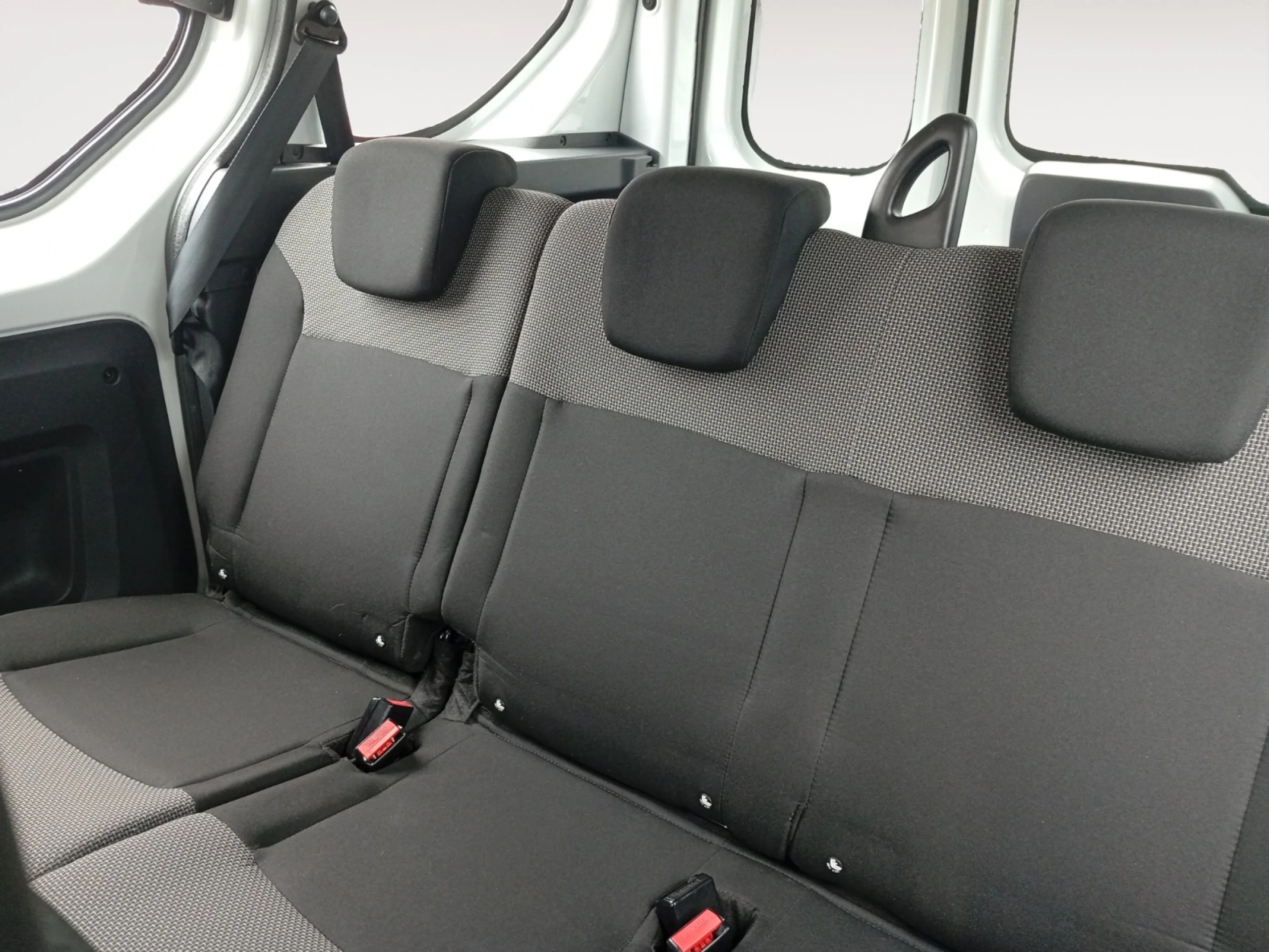 DACIA Dokker ESSENTIAL 1.3 TCE 75KW (100CV) GPF SS - Foto 6