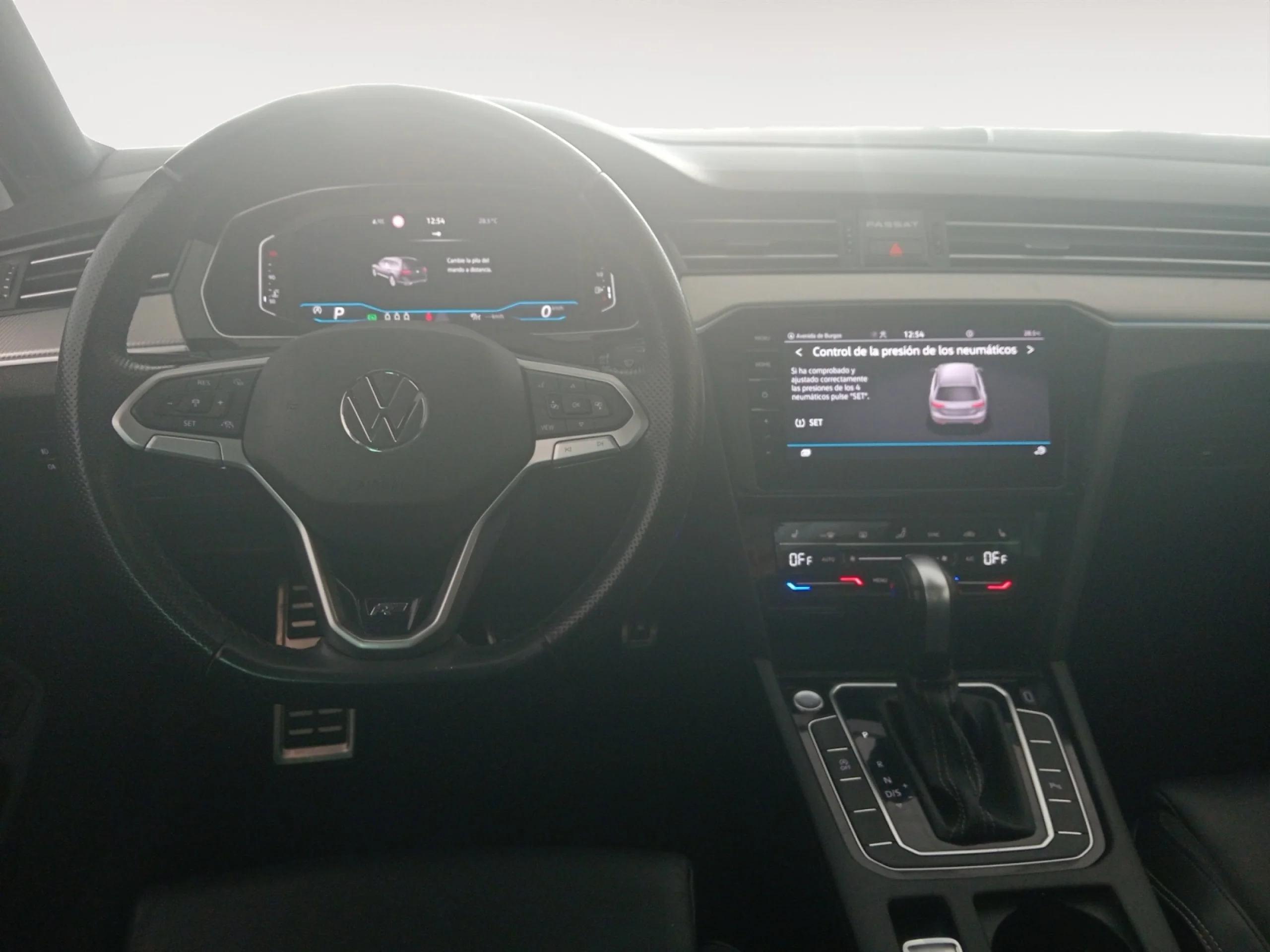 VOLKSWAGEN PASSAT VARIANT R LINE 2.0 TDI 147KW (200CV) DSG - Foto 4