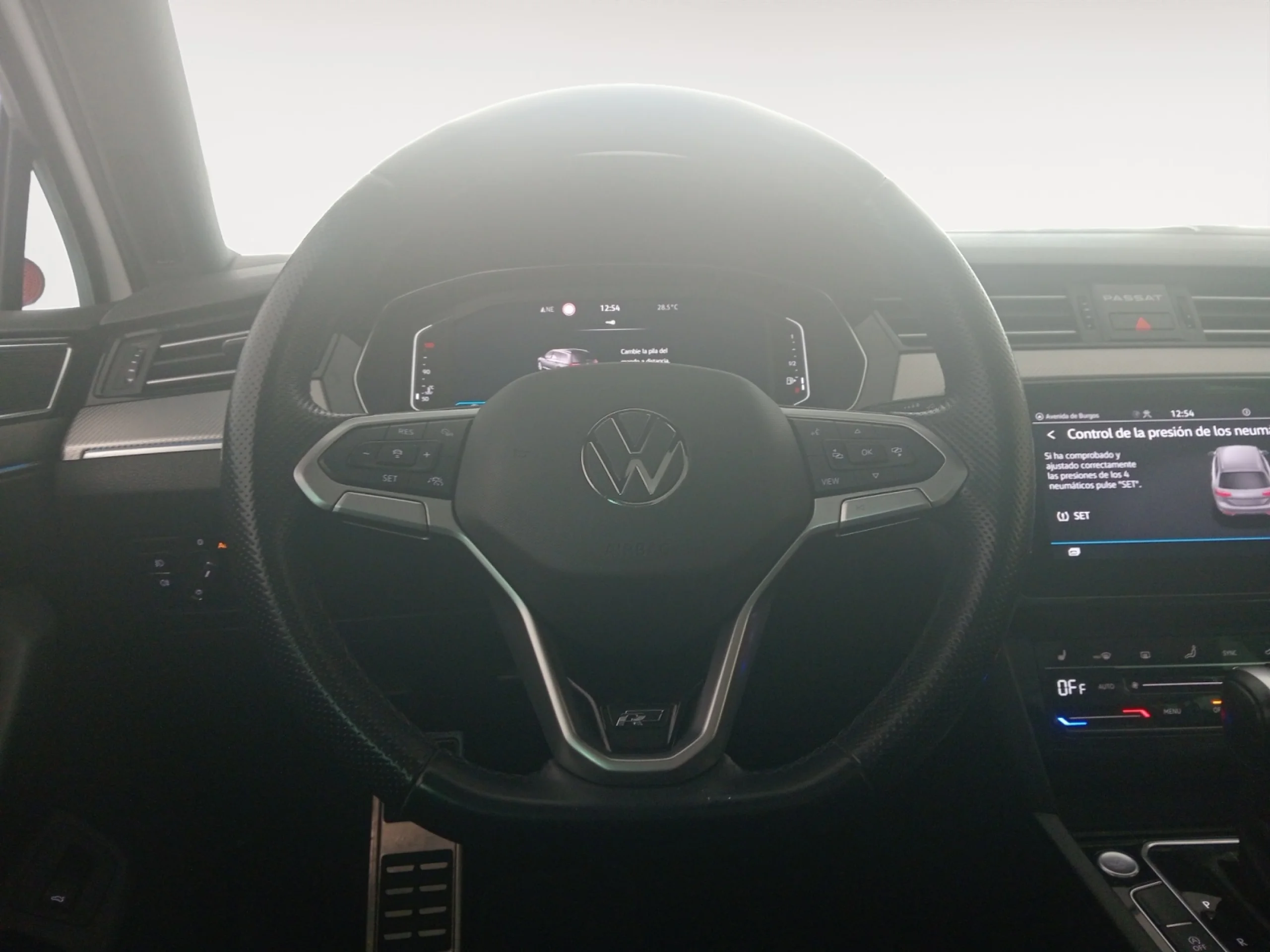 VOLKSWAGEN PASSAT VARIANT R LINE 2.0 TDI 147KW (200CV) DSG - Foto 11