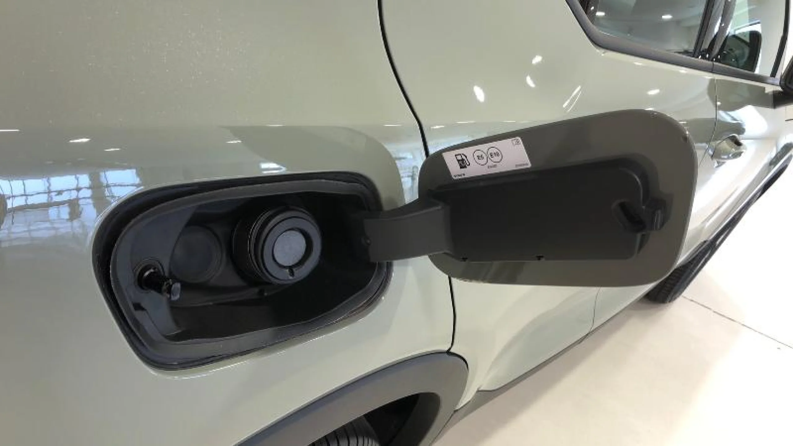 VOLVO XC40 2.0 B3 G CORE AUTO - Foto 21