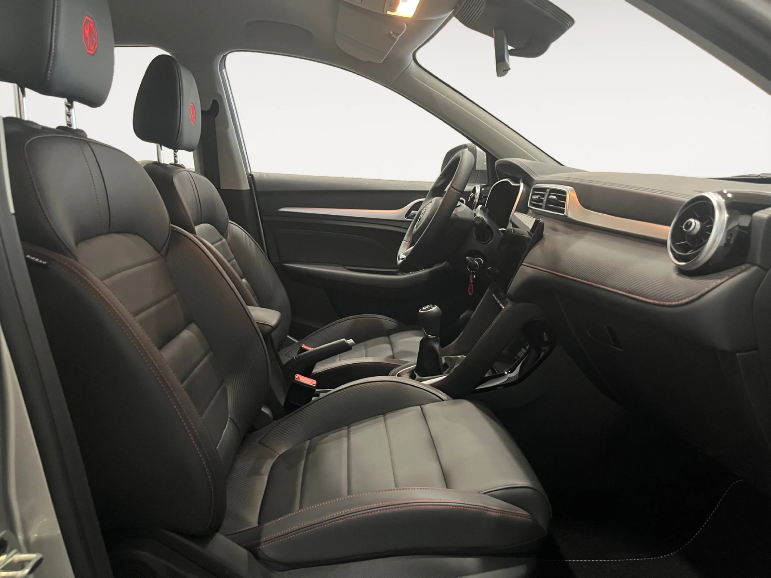 MG Zs 1.5 LUXURY - Foto 5