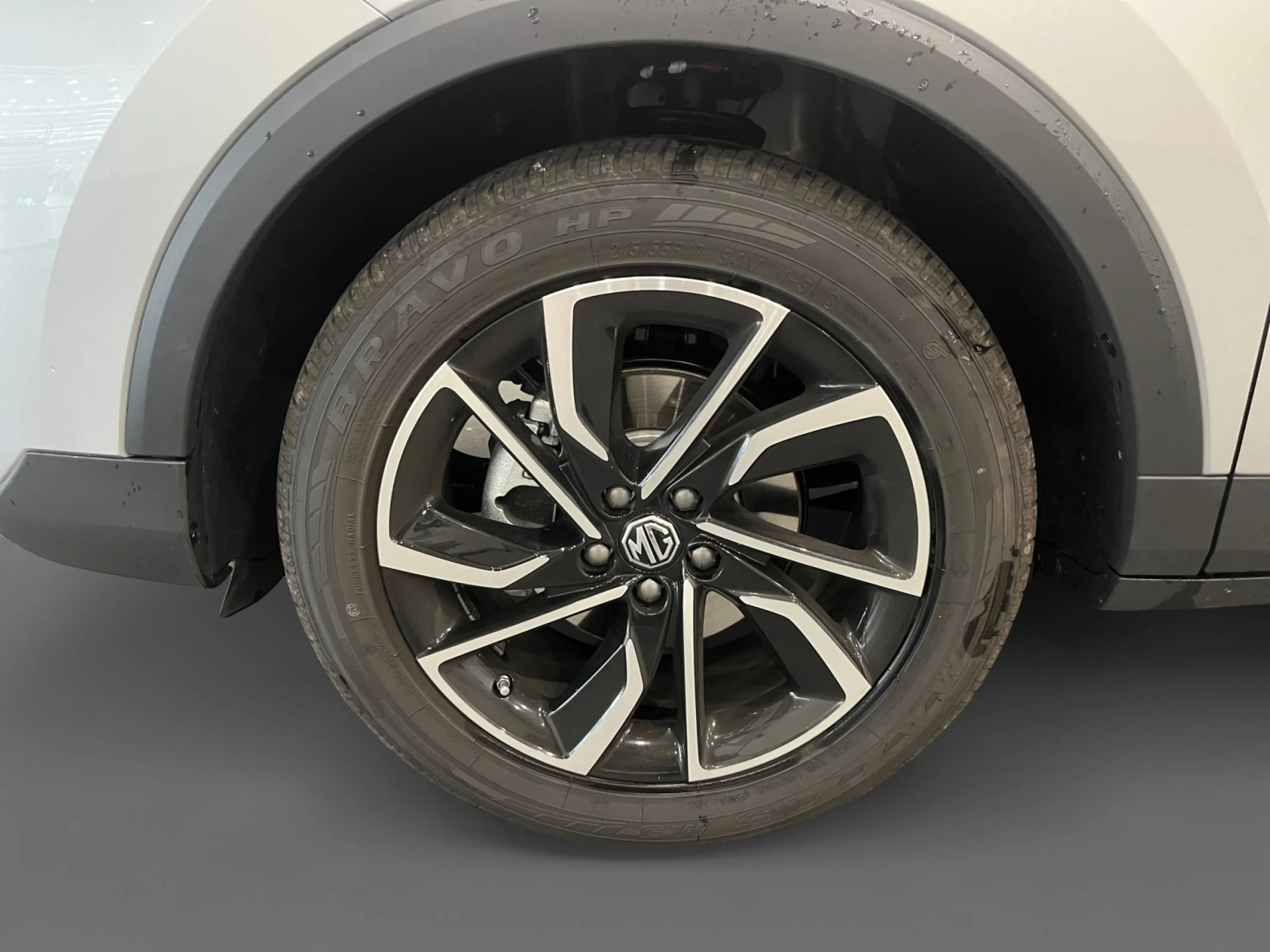 MG Zs 1.5 LUXURY - Foto 9