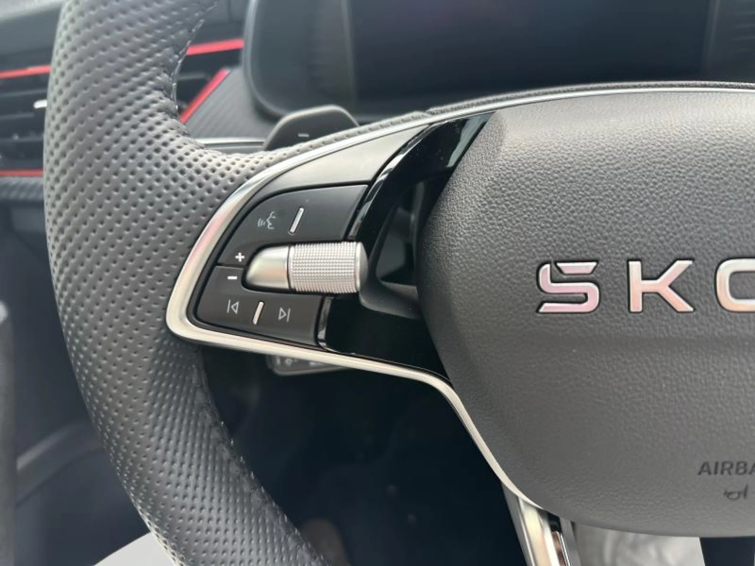 SKODA SCALA 1.5 TSI 110 KW (150 CV) DSG MONTE CARLO - Foto 9