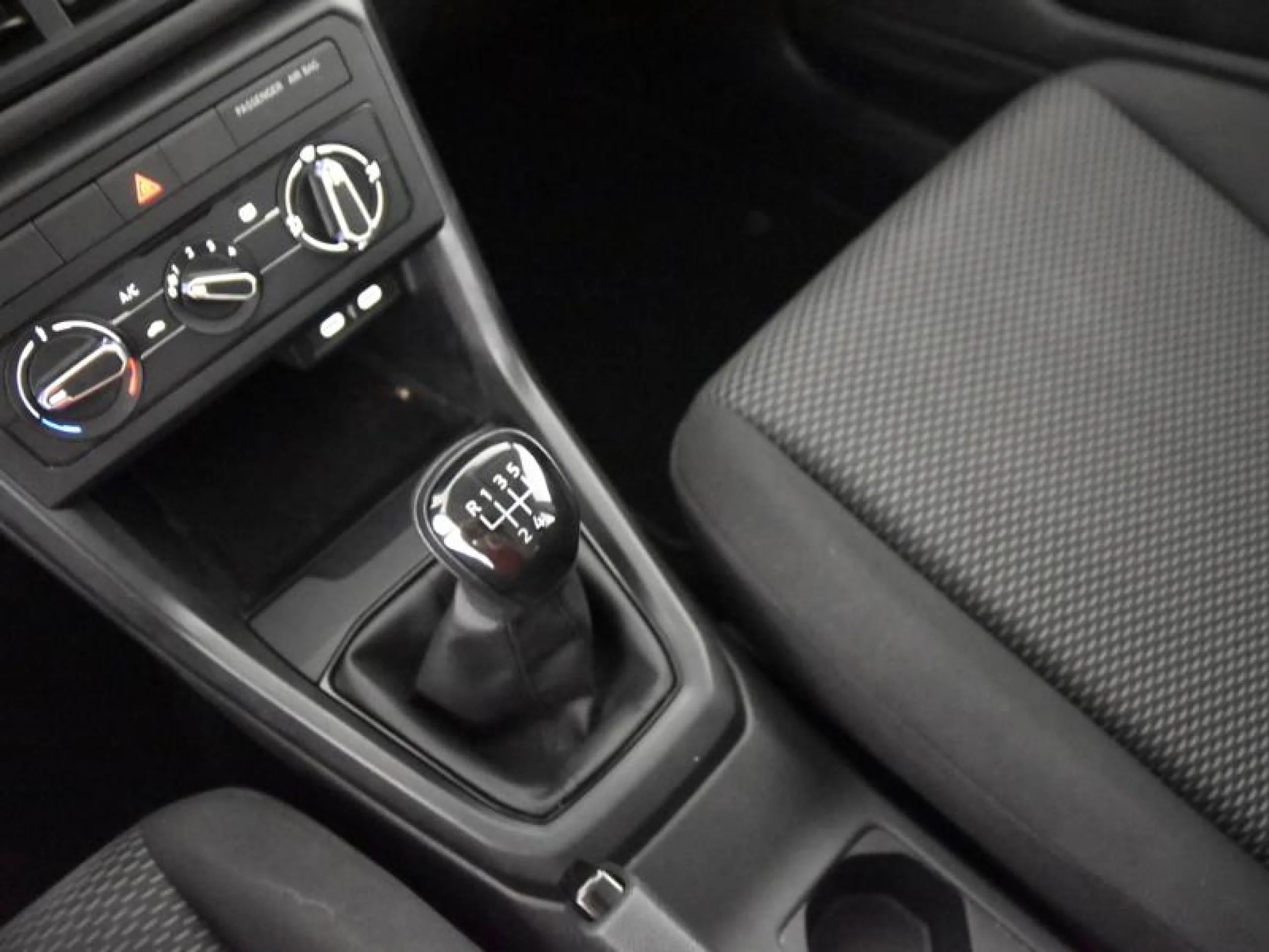 VOLKSWAGEN T CROSS T CROSS 1.0 TSI 70KW (95CV) - Foto 10