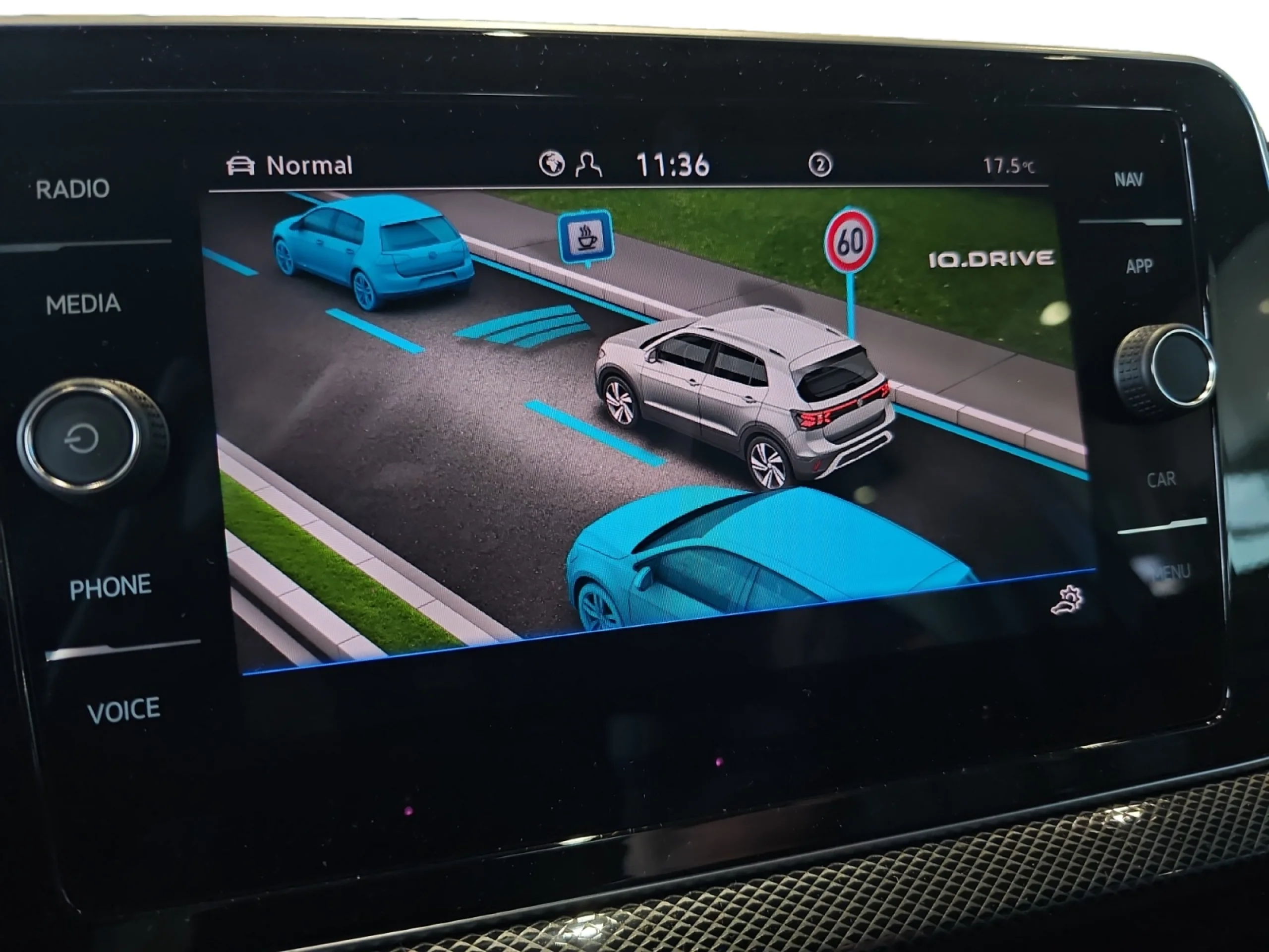 VOLKSWAGEN T CROSS R LINE 1.0 TSI 85KW (115CV) DSG - Foto 9