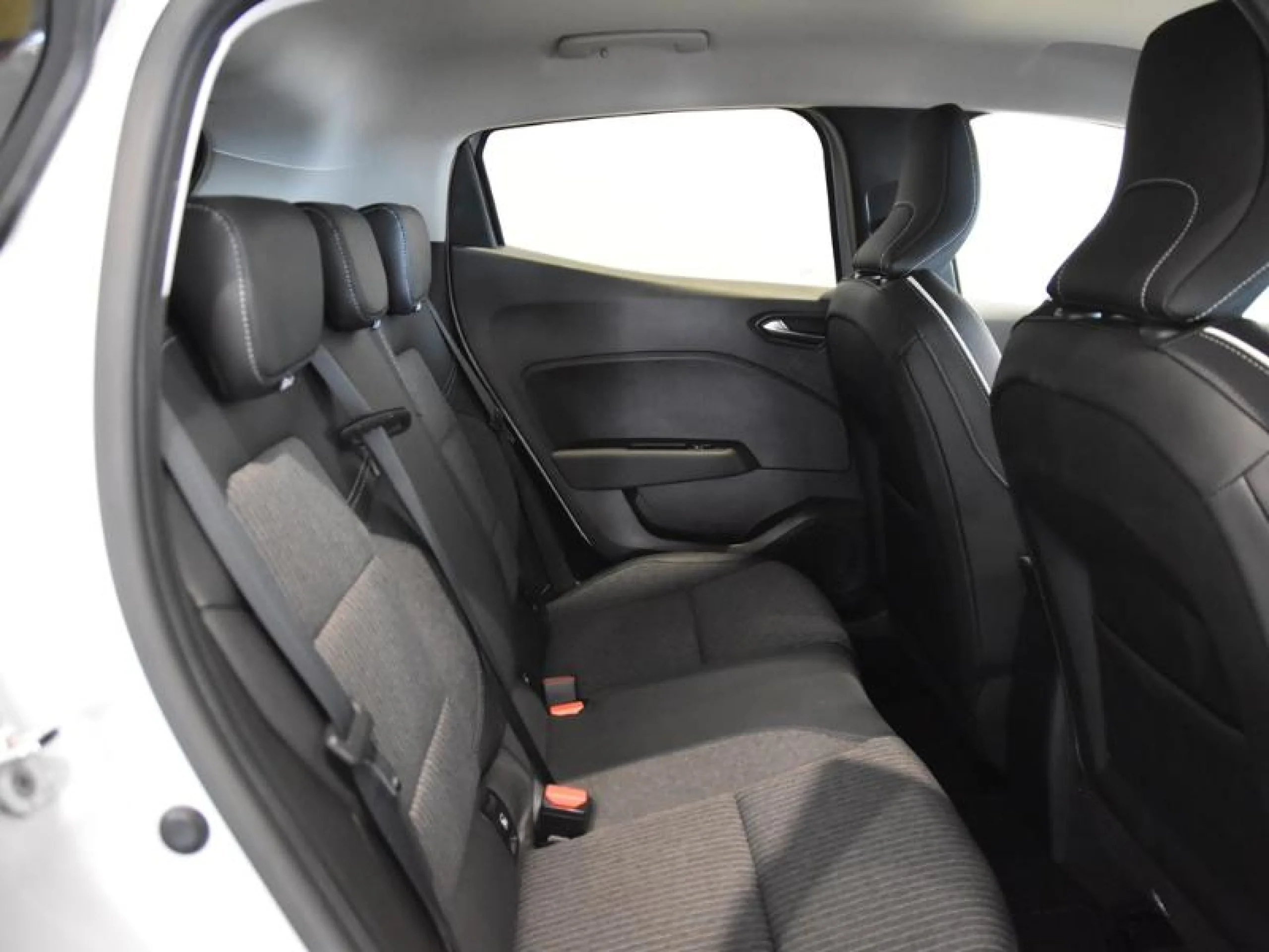 RENAULT CLIO ZEN TCE 67 KW (91CV) - Foto 6