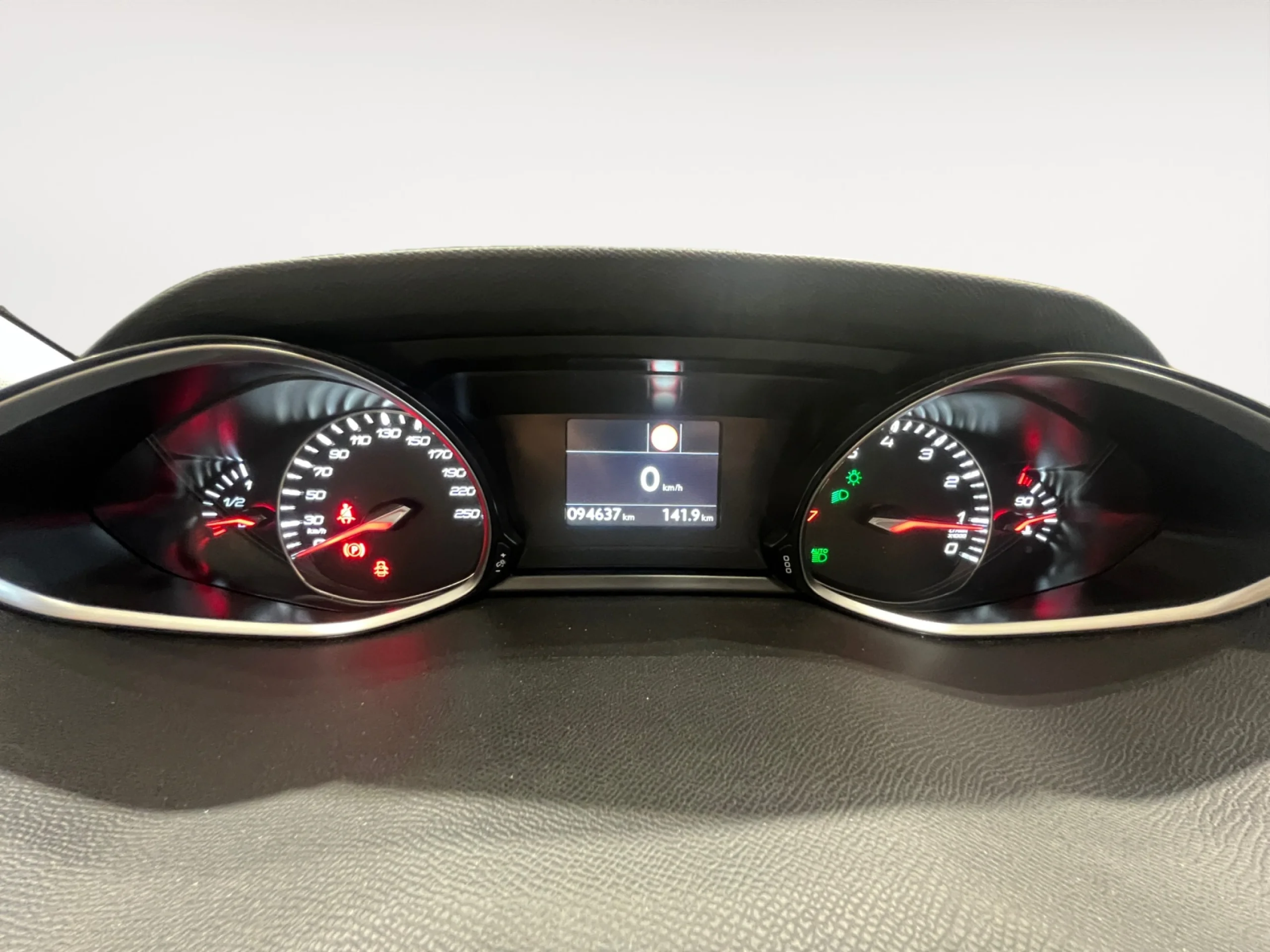 PEUGEOT 308 SW ALLURE 1.2 PURETECH 96KW (130CV) - Foto 7