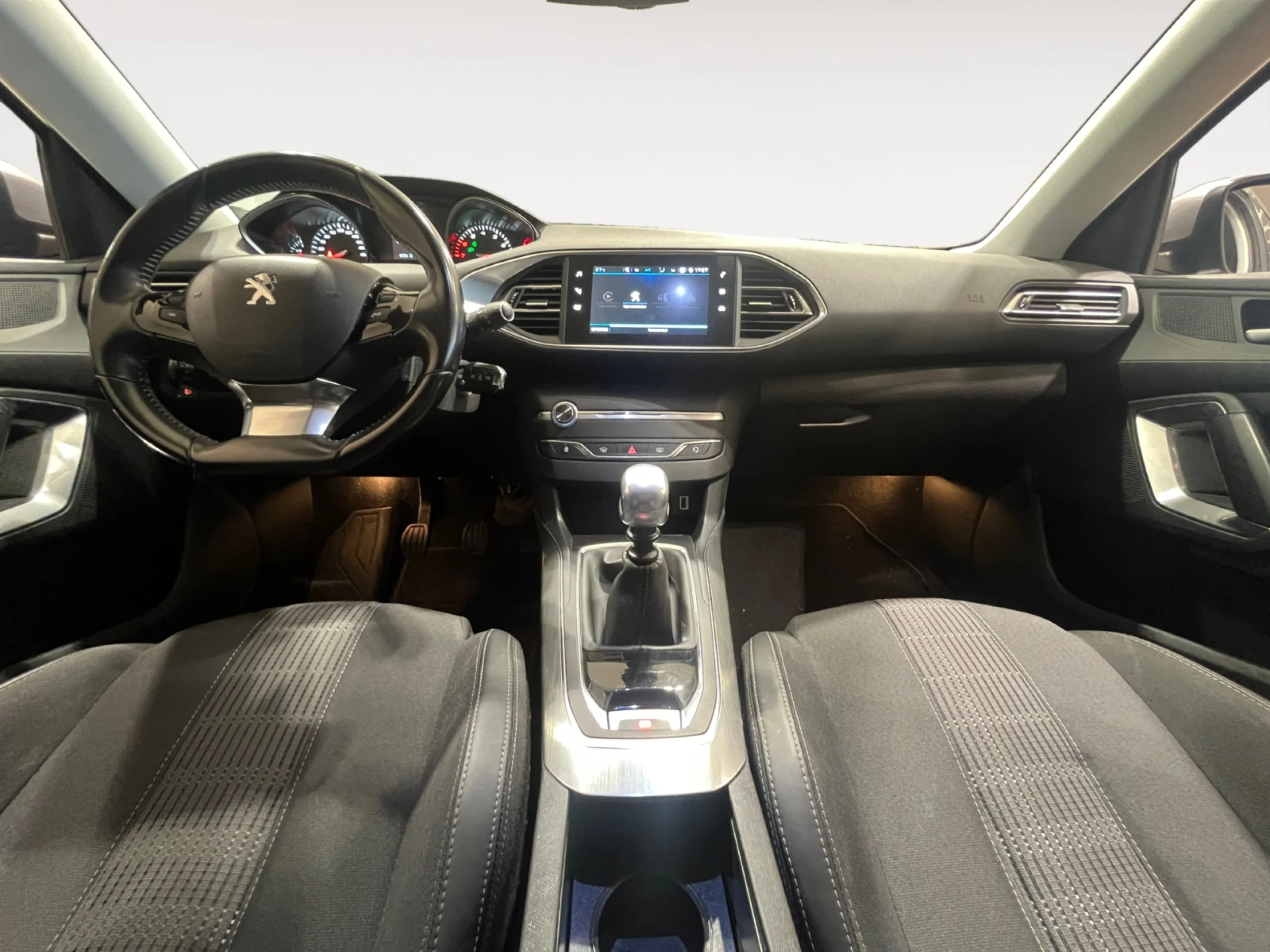 PEUGEOT 308 SW ALLURE 1.2 PURETECH 96KW (130CV) - Foto 13