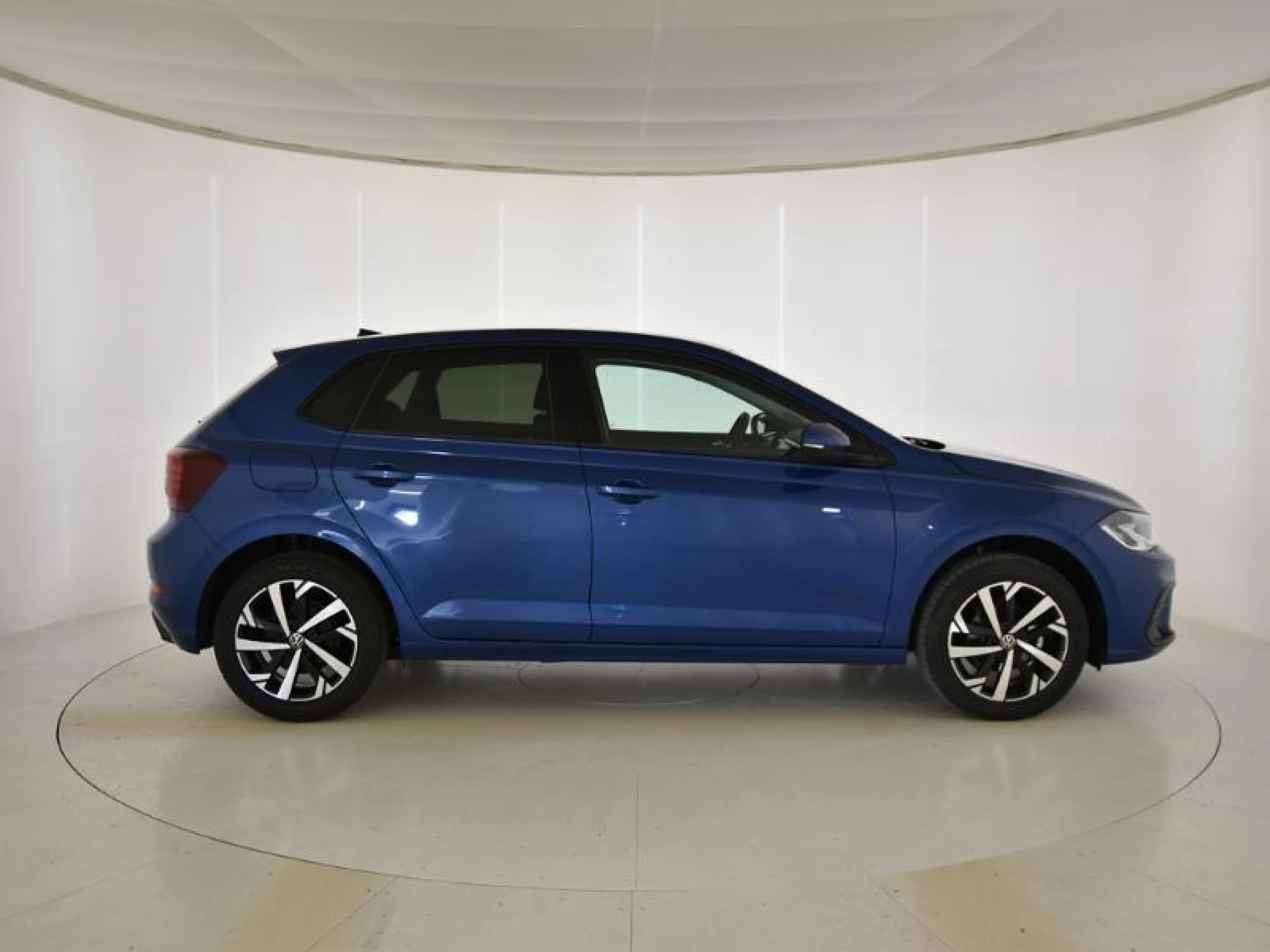 VOLKSWAGEN POLO POLO MÁS 1.0 TSI 70 KW (95 CV)  5 VEL. - Foto 3