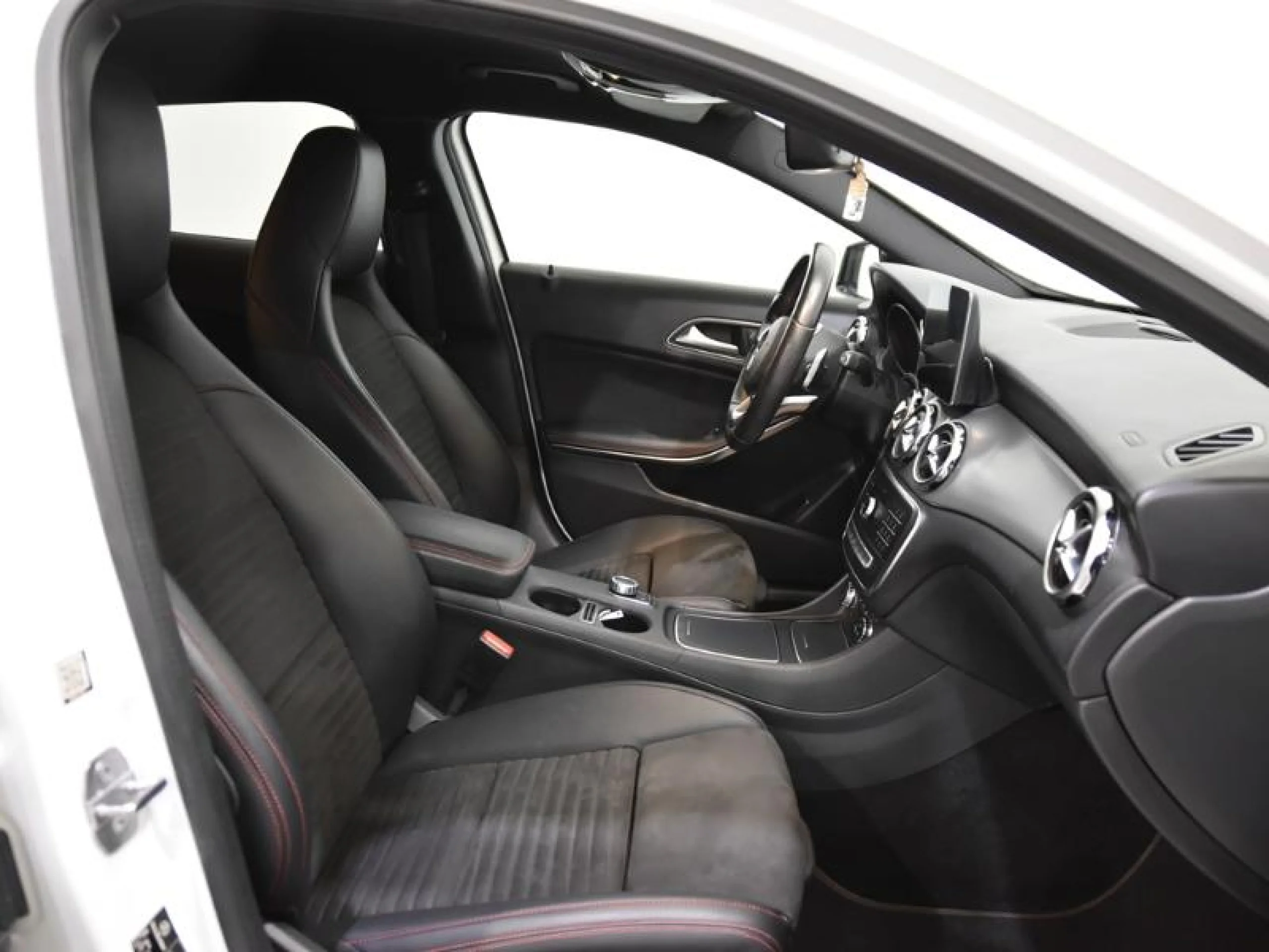 MERCEDES-BENZ Clase gla GLA 200 D - Foto 5