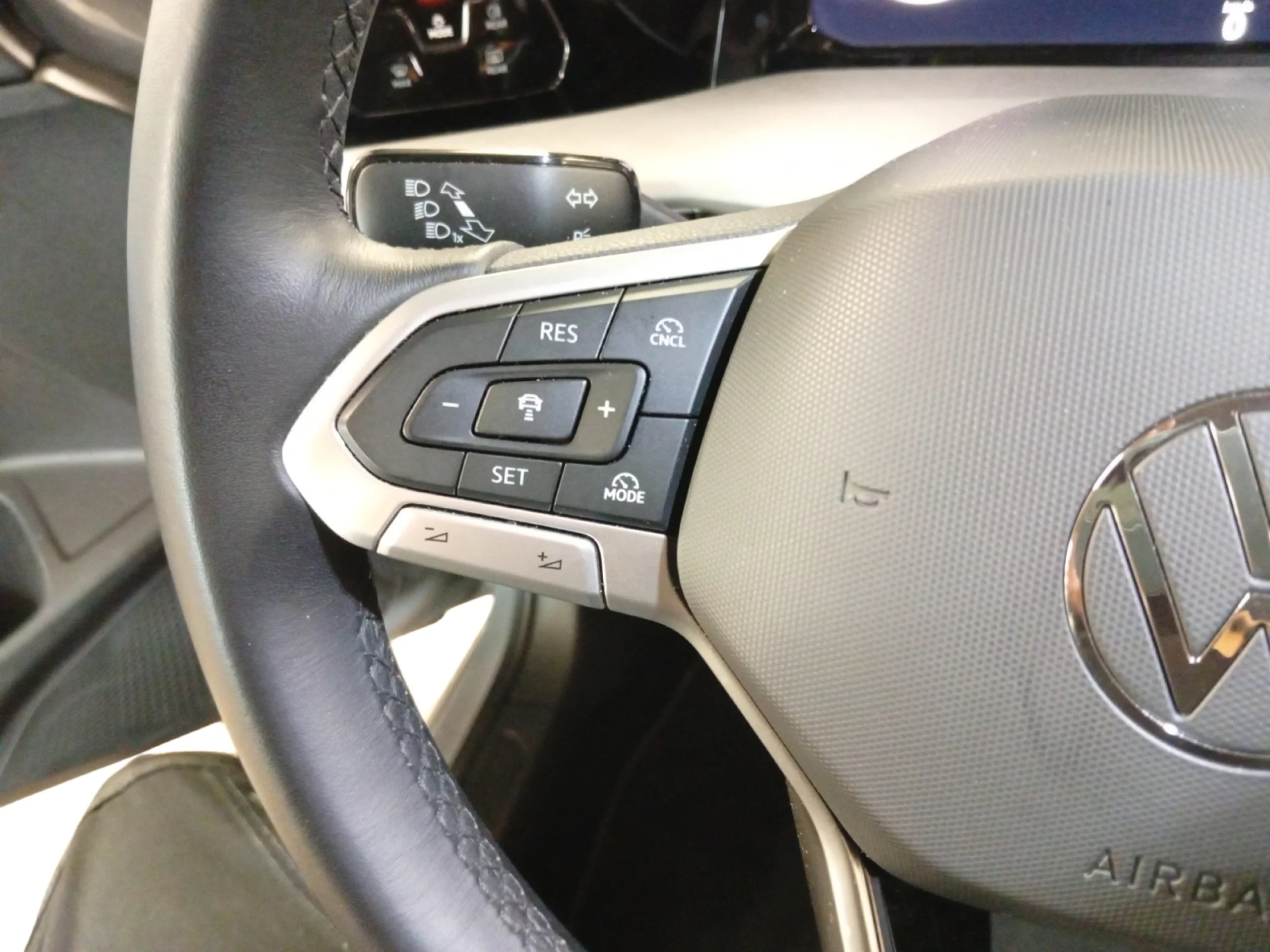 VOLKSWAGEN GOLF ··MÁS·· 1.5 TSI 85KW (115CV) - Foto 11