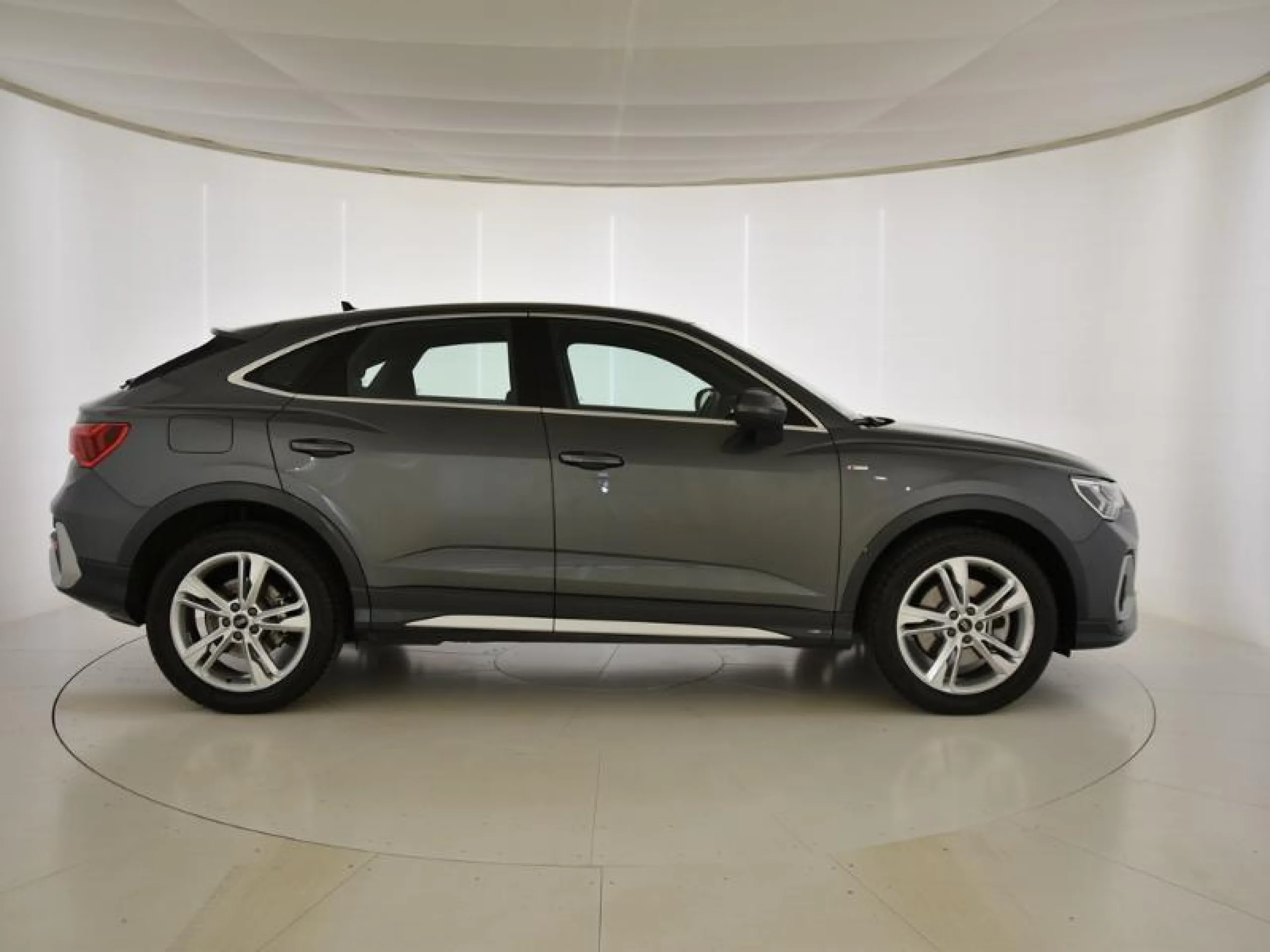 AUDI Q3 45 TFSI E 180KW S TRONIC S LINE - Foto 3