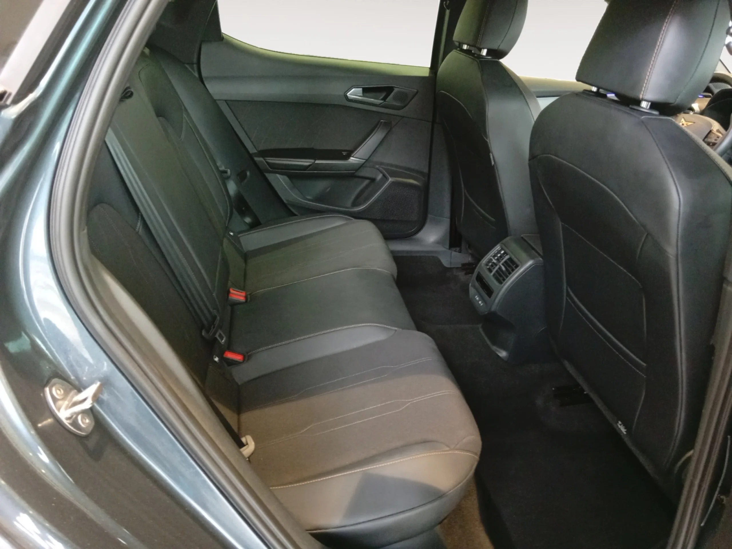 CUPRA LEON 1.5 ETSI 110KW (150CV) DSG - Foto 6