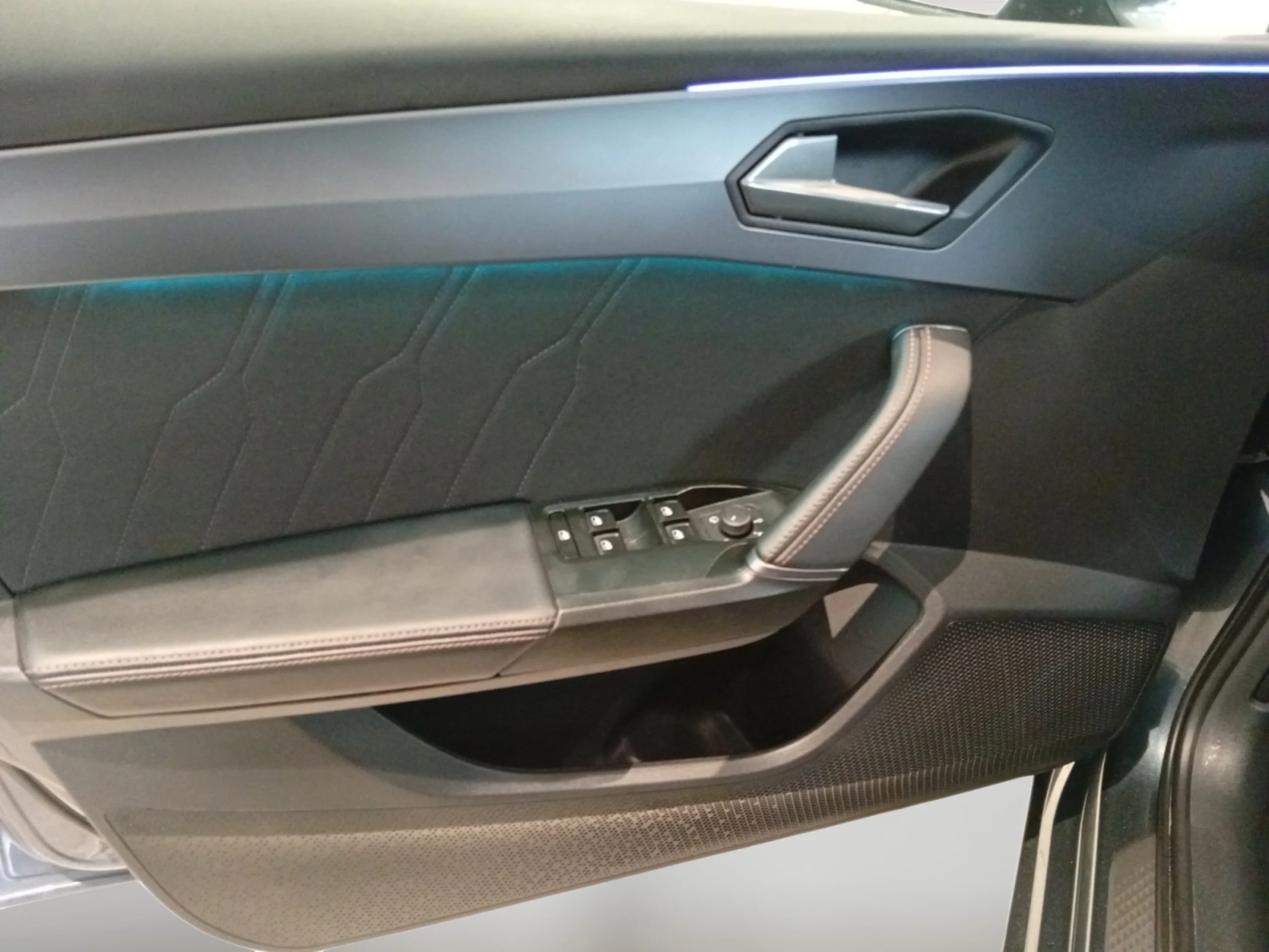 CUPRA LEON 1.5 ETSI 110KW (150CV) DSG - Foto 7