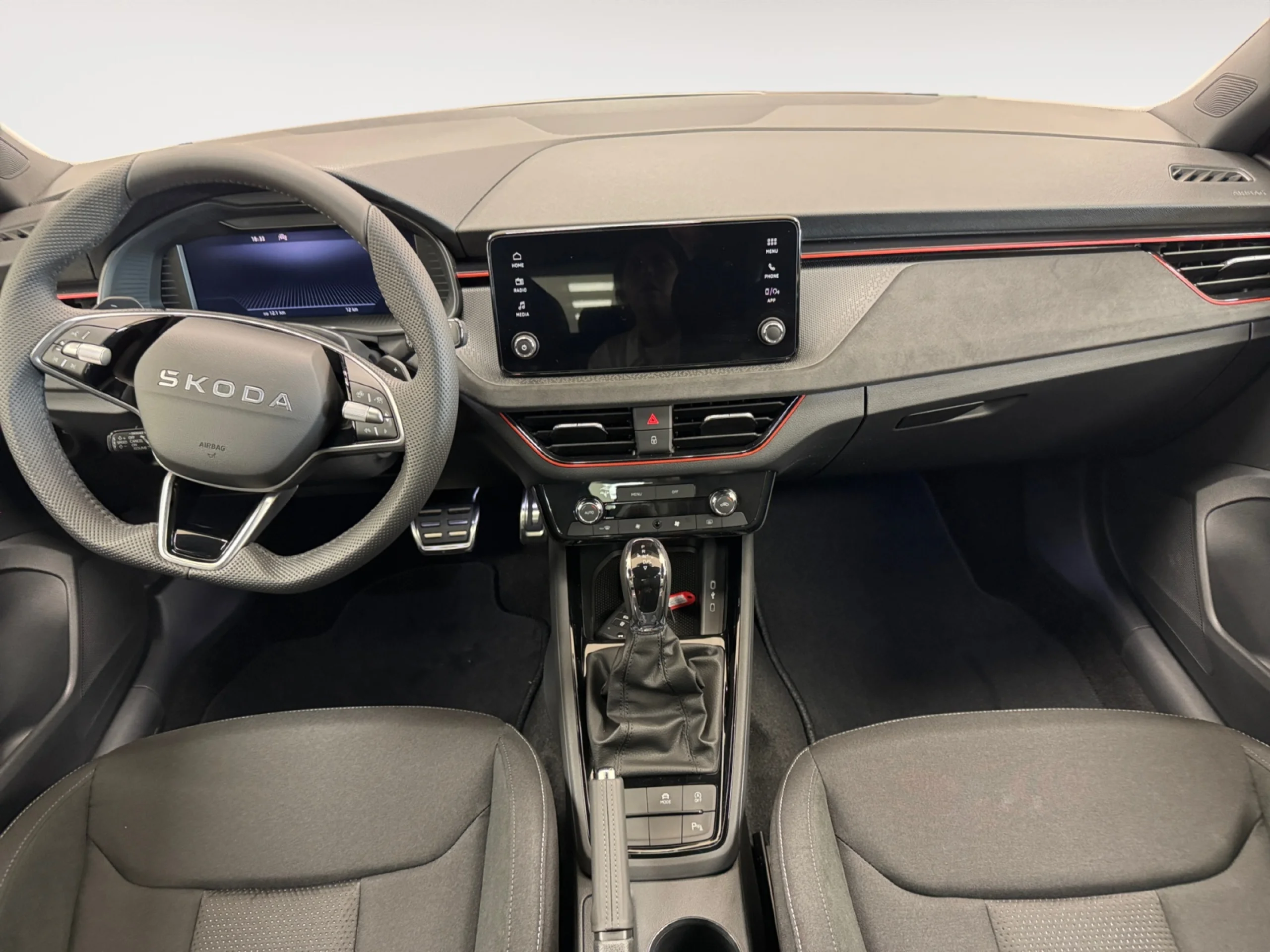 SKODA SCALA 1.5 TSI 110 KW (150 CV) DSG SPORT - Foto 11