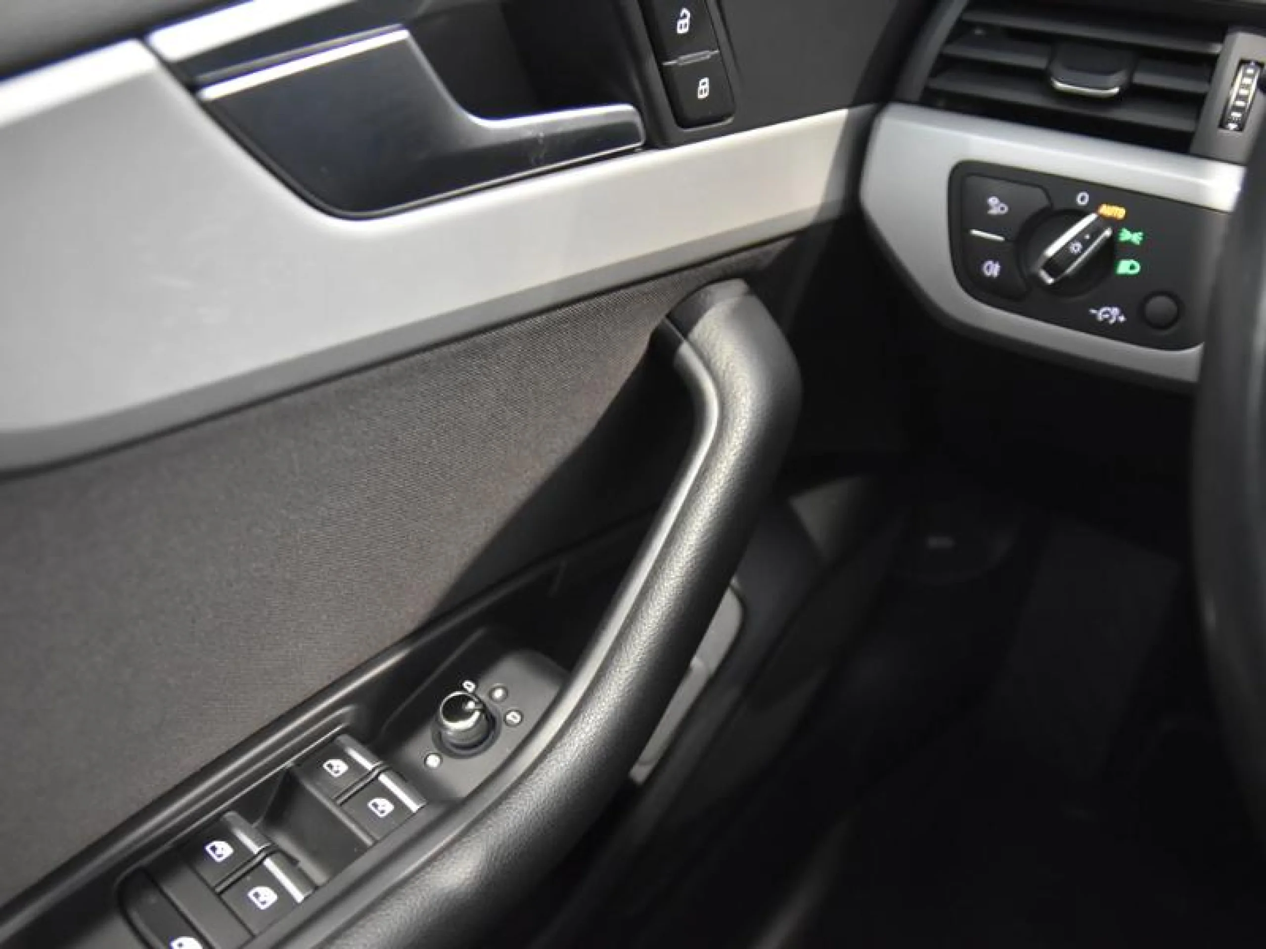 AUDI A4 AVANT ADVANCED 30 TDI 100KW S TRONIC - Foto 18
