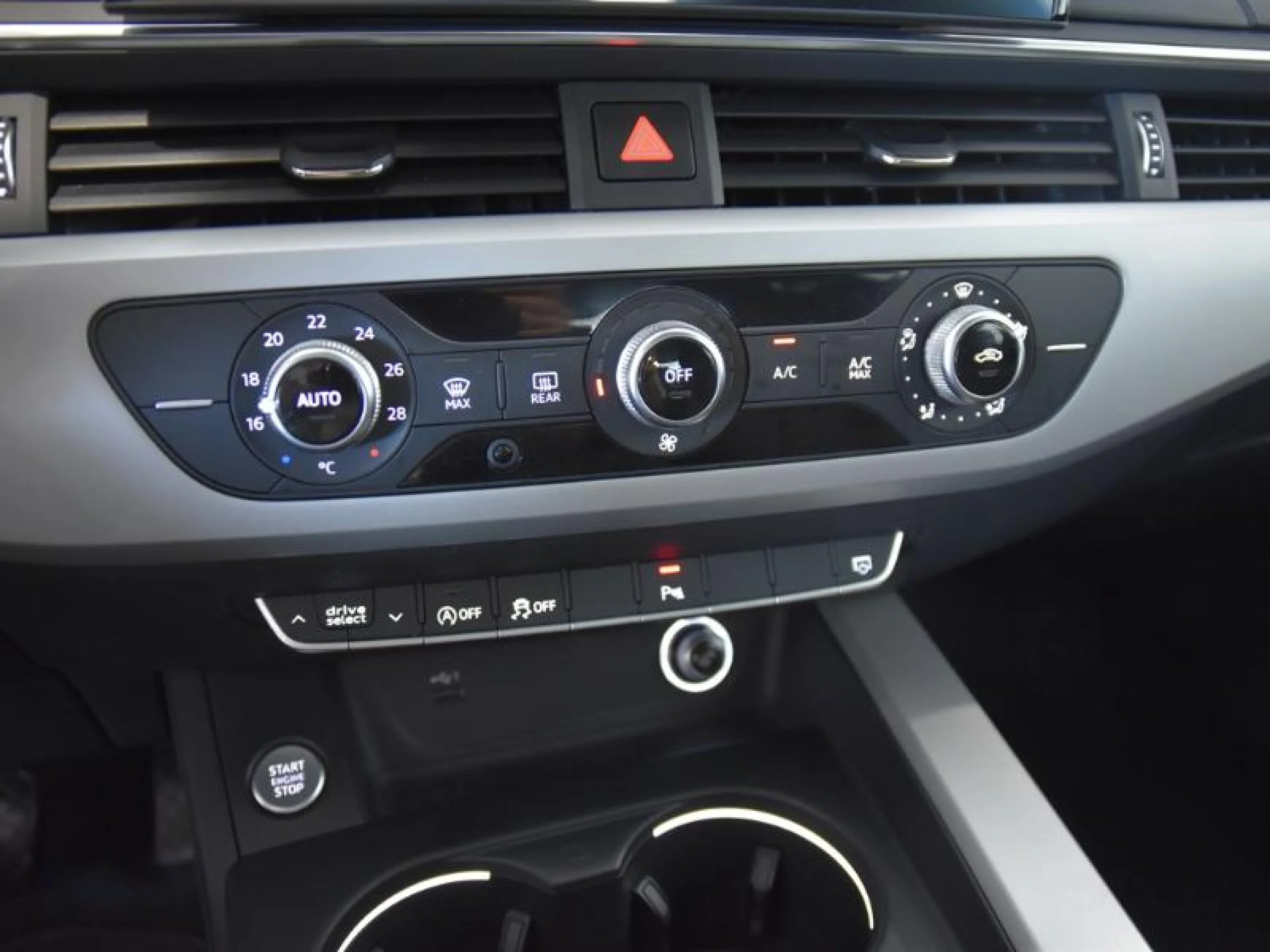 AUDI A4 AVANT ADVANCED 30 TDI 100KW S TRONIC - Foto 11