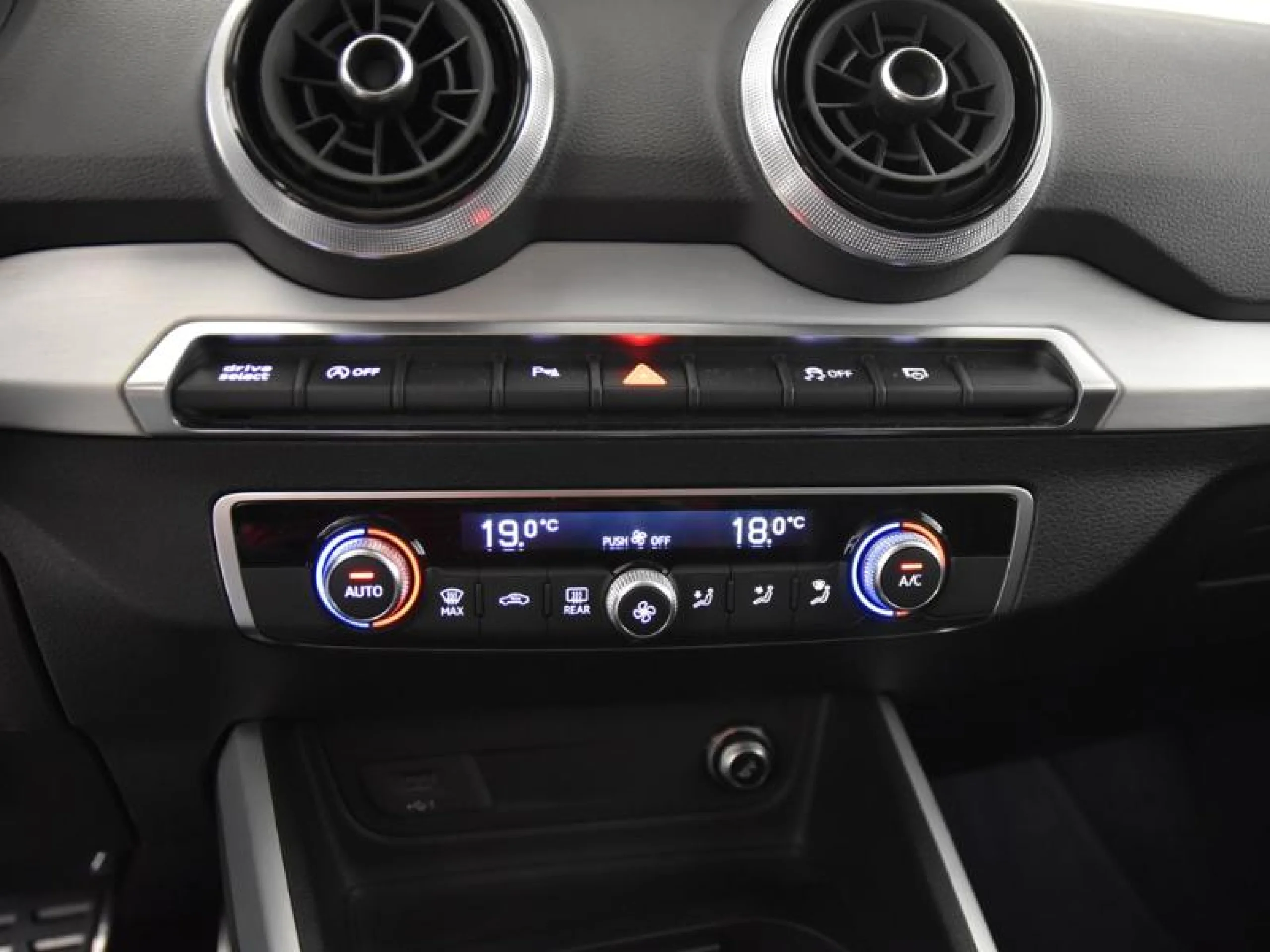 AUDI Q2 ADRENALIN 35 TDI 110KW (150CV) S TRONIC - Foto 13