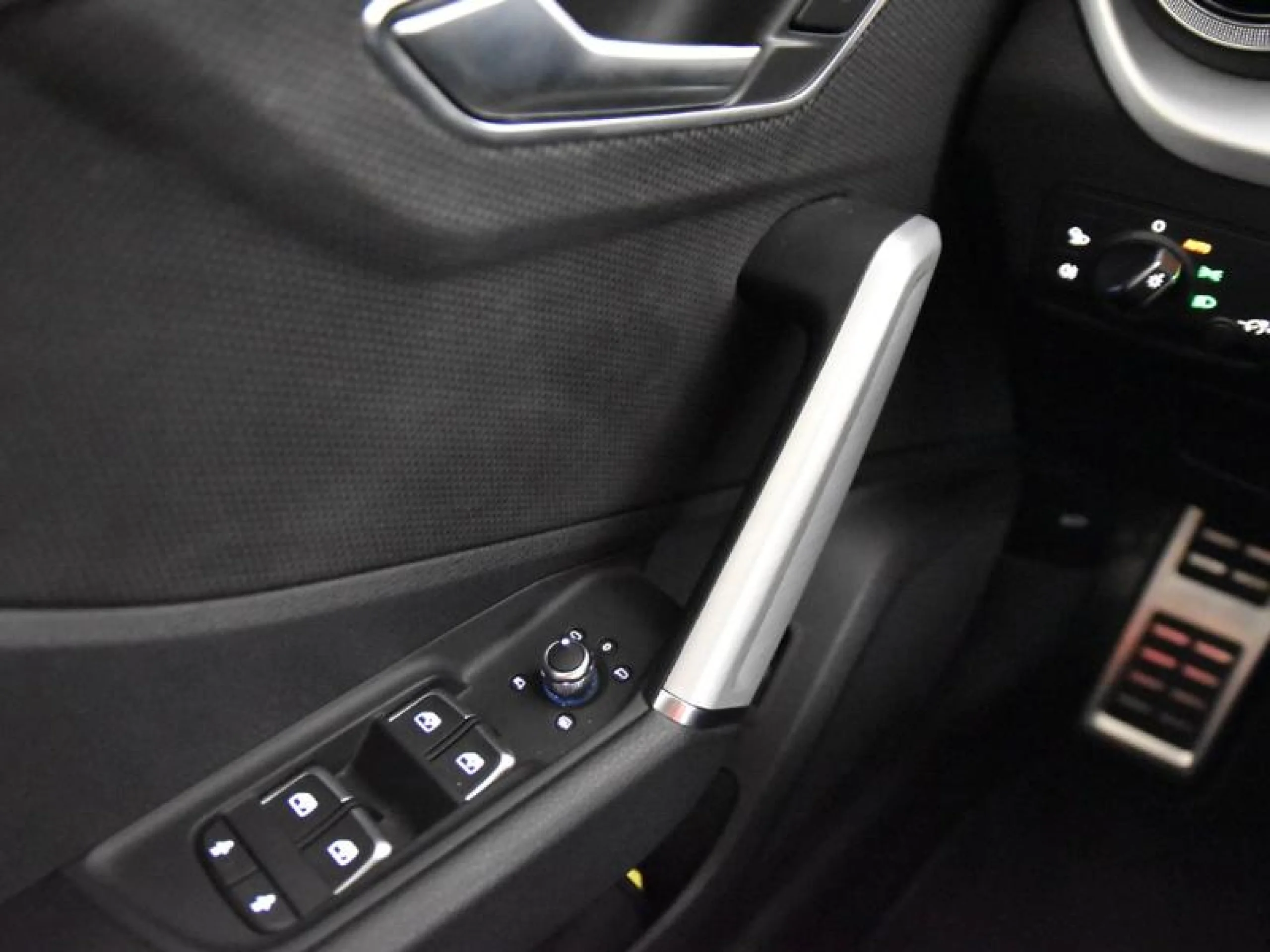 AUDI Q2 ADRENALIN 35 TDI 110KW (150CV) S TRONIC - Foto 19