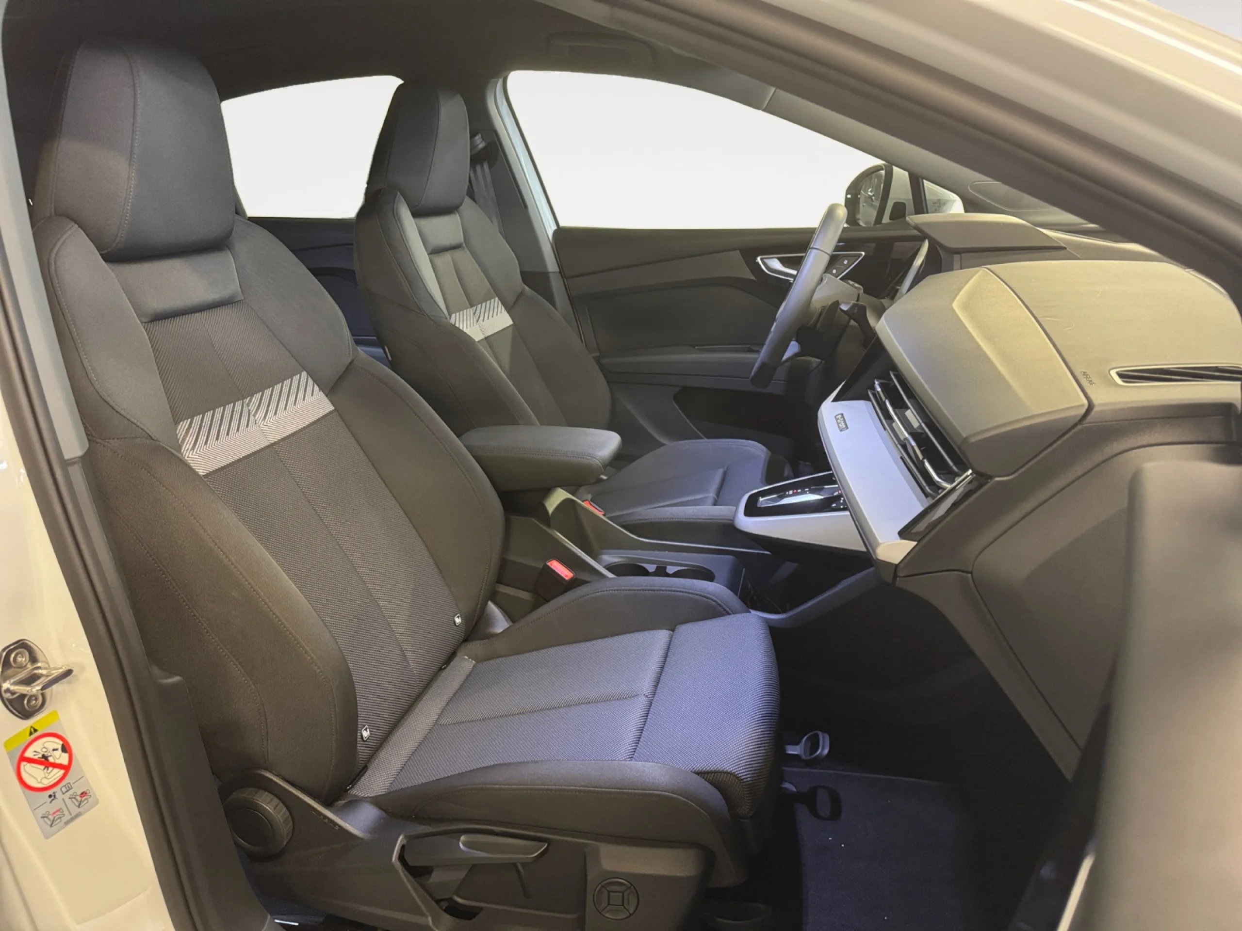 AUDI Q4 Q4 SPORTBACK GENUINE EDITION 45 E TRON  210,00 KW 77,0 KWH - Foto 5