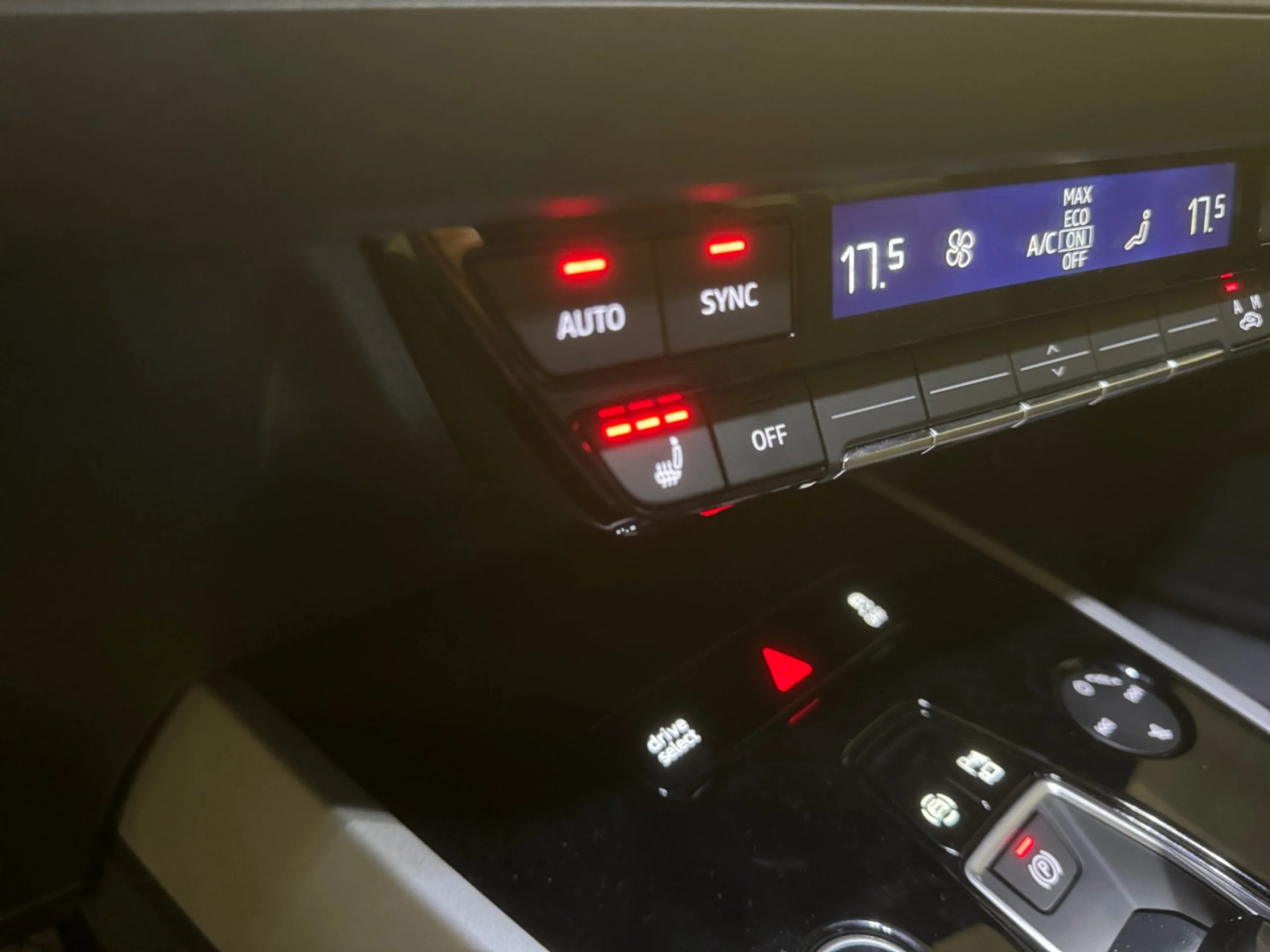 AUDI Q4 Q4 SPORTBACK GENUINE EDITION 45 E TRON  210,00 KW 77,0 KWH - Foto 11