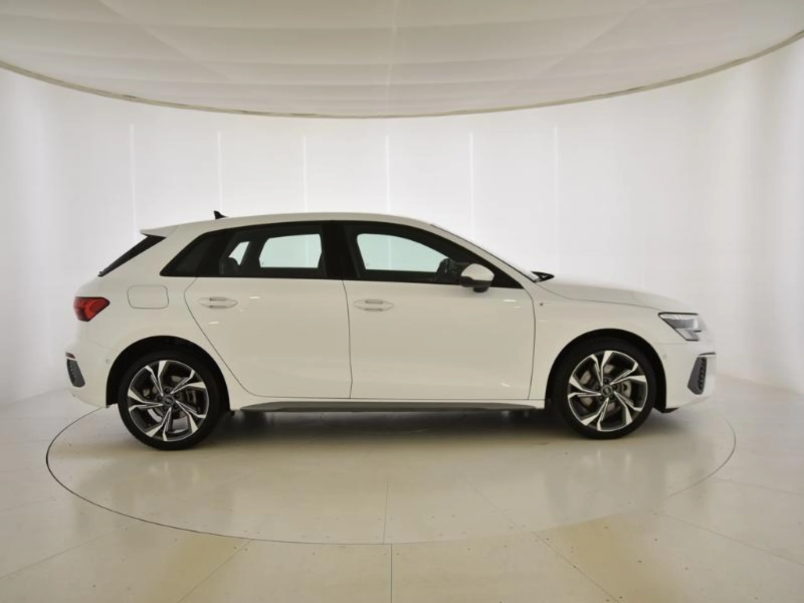 AUDI A3 SPORTBACK S LINE 40 TFSI E 150KW S TRON - Foto 3