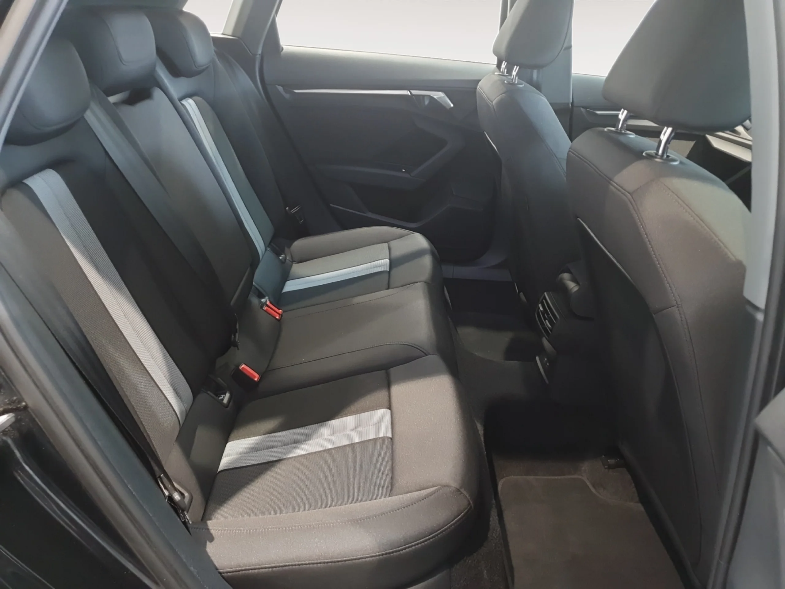 AUDI A3 SPORTBACK ADVANCED 30 TDI 85KW (116CV) - Foto 8