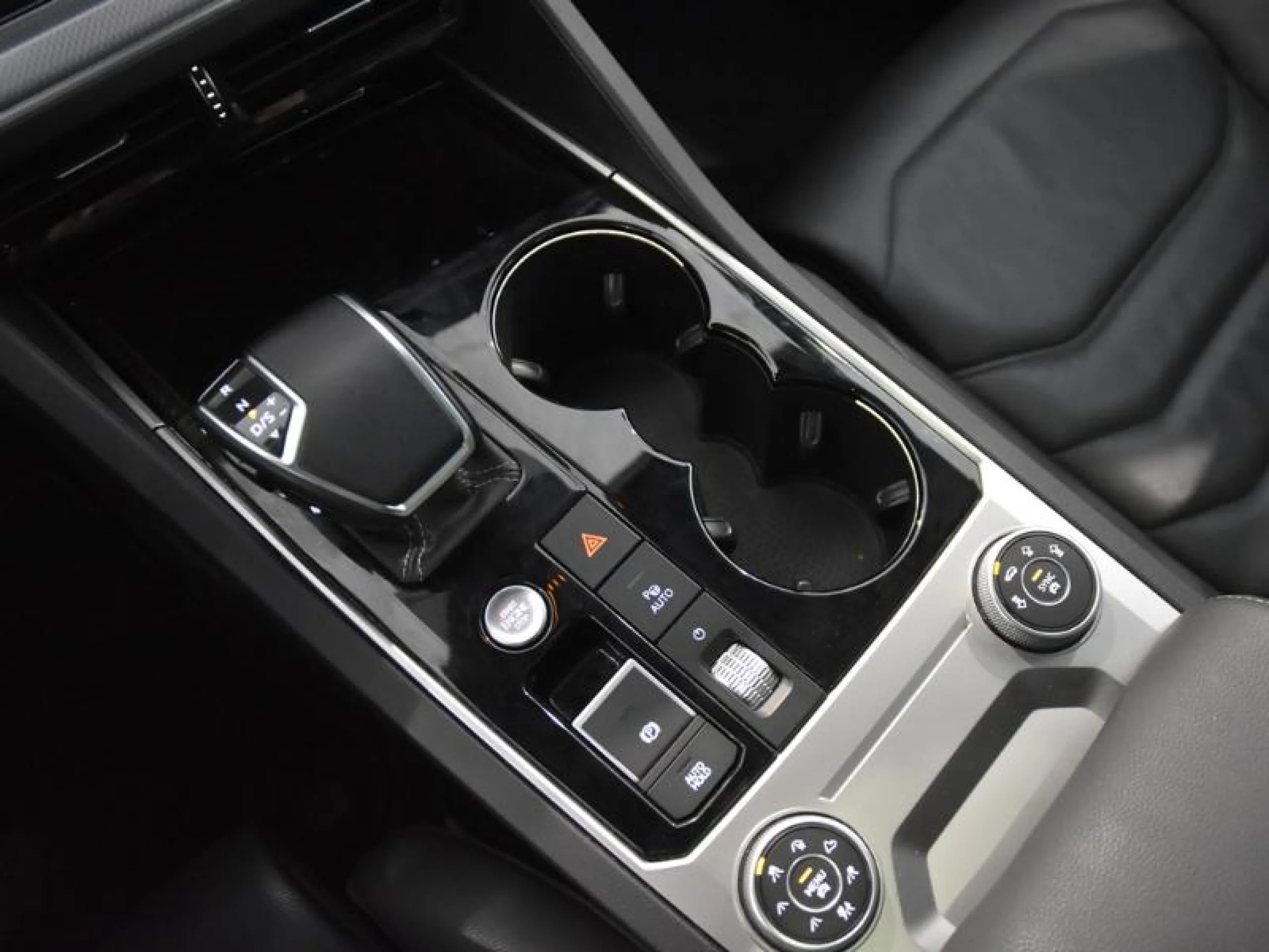 VOLKSWAGEN TOUAREG R LINE 3.0 TDI 170KW (231CV) TIP 4MOTION - Foto 15