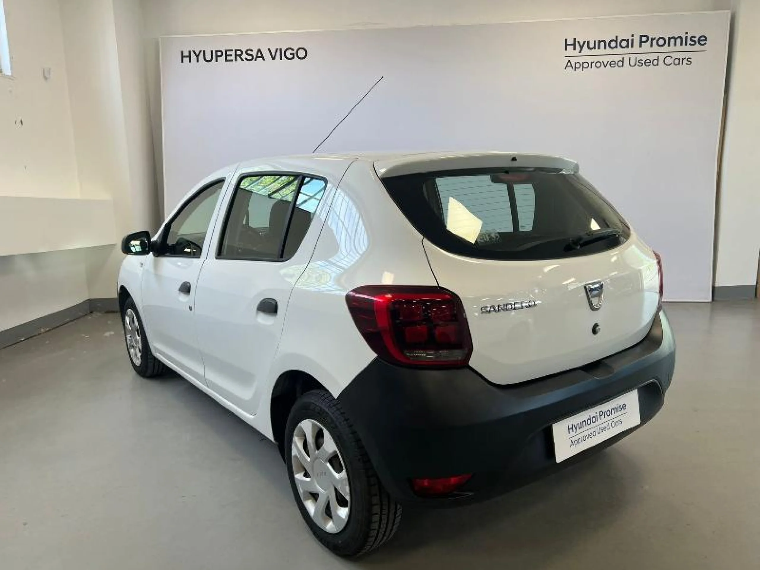 DACIA SANDERO ESSENTIAL 1.0 55KW (75CV)   18 - Foto 3