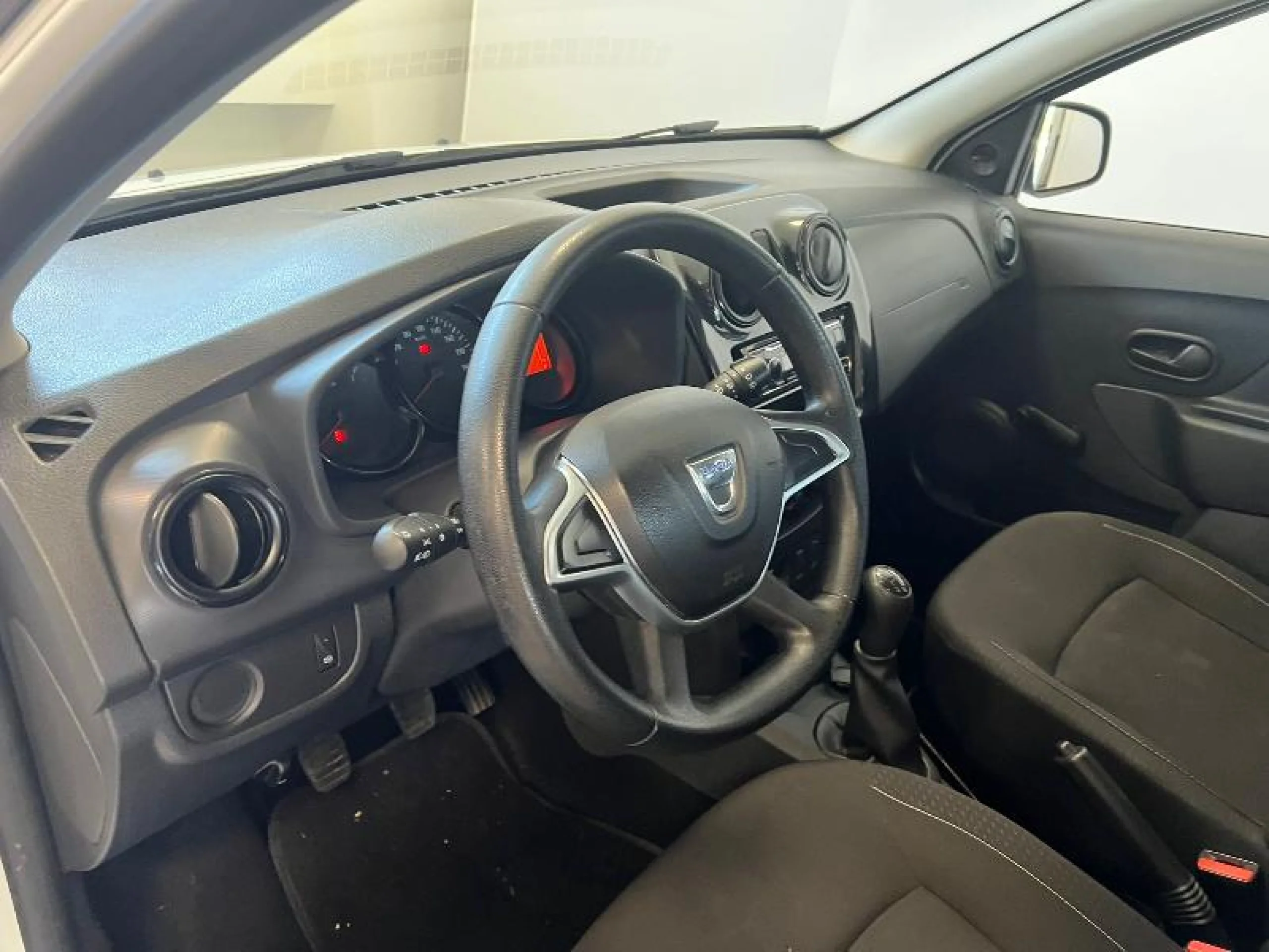 DACIA SANDERO ESSENTIAL 1.0 55KW (75CV)   18 - Foto 4