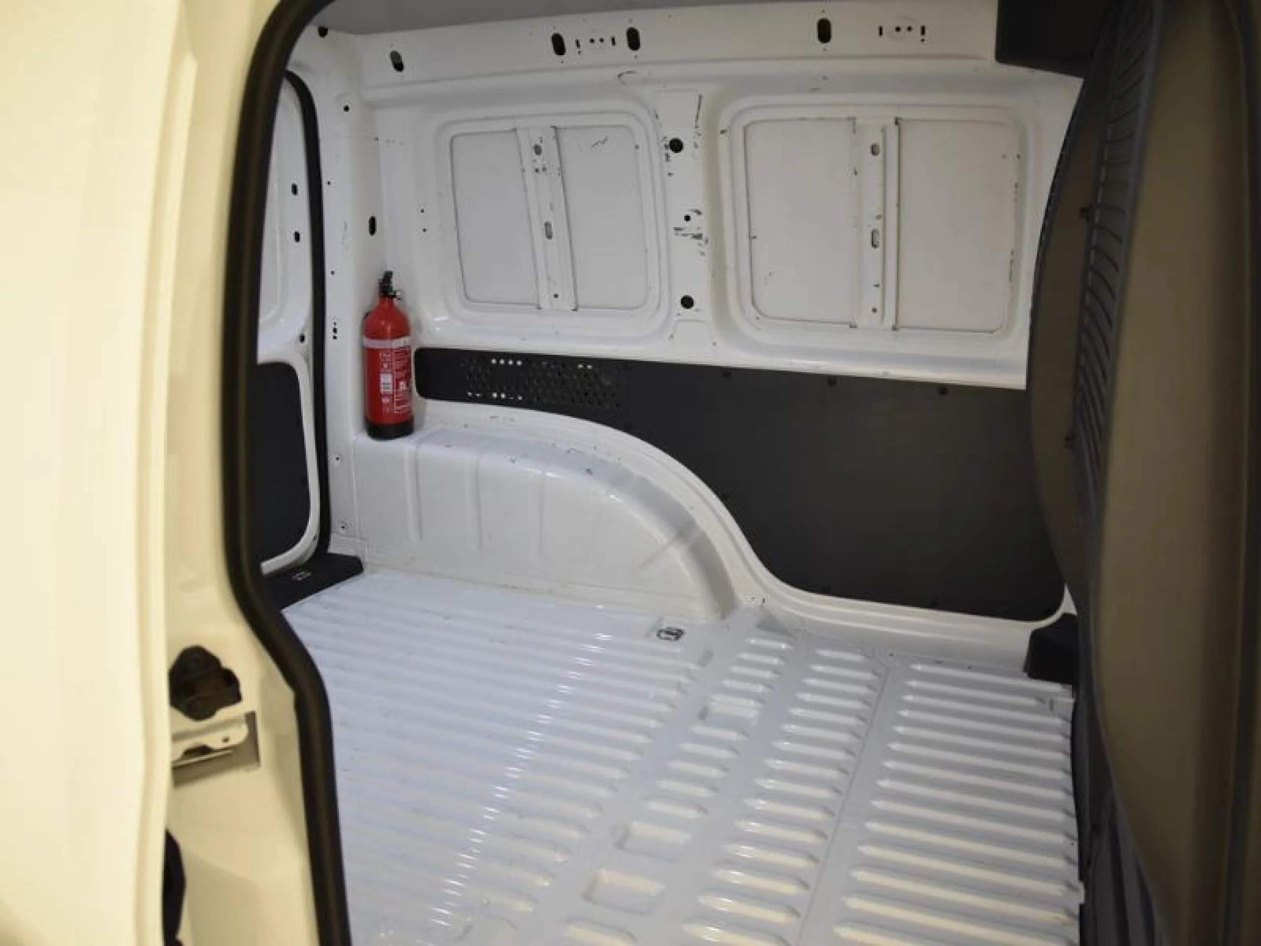 VOLKSWAGEN CADDY FURGON 2.0TDI BUSINESS 75 KW - Foto 6