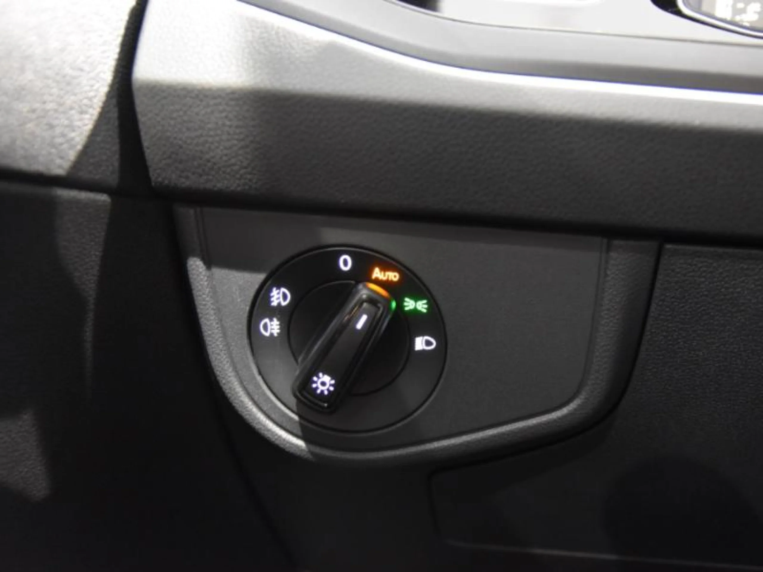 VOLKSWAGEN TAIGO R LINE 1.0 TSI 81KW (110CV) DSG - Foto 17