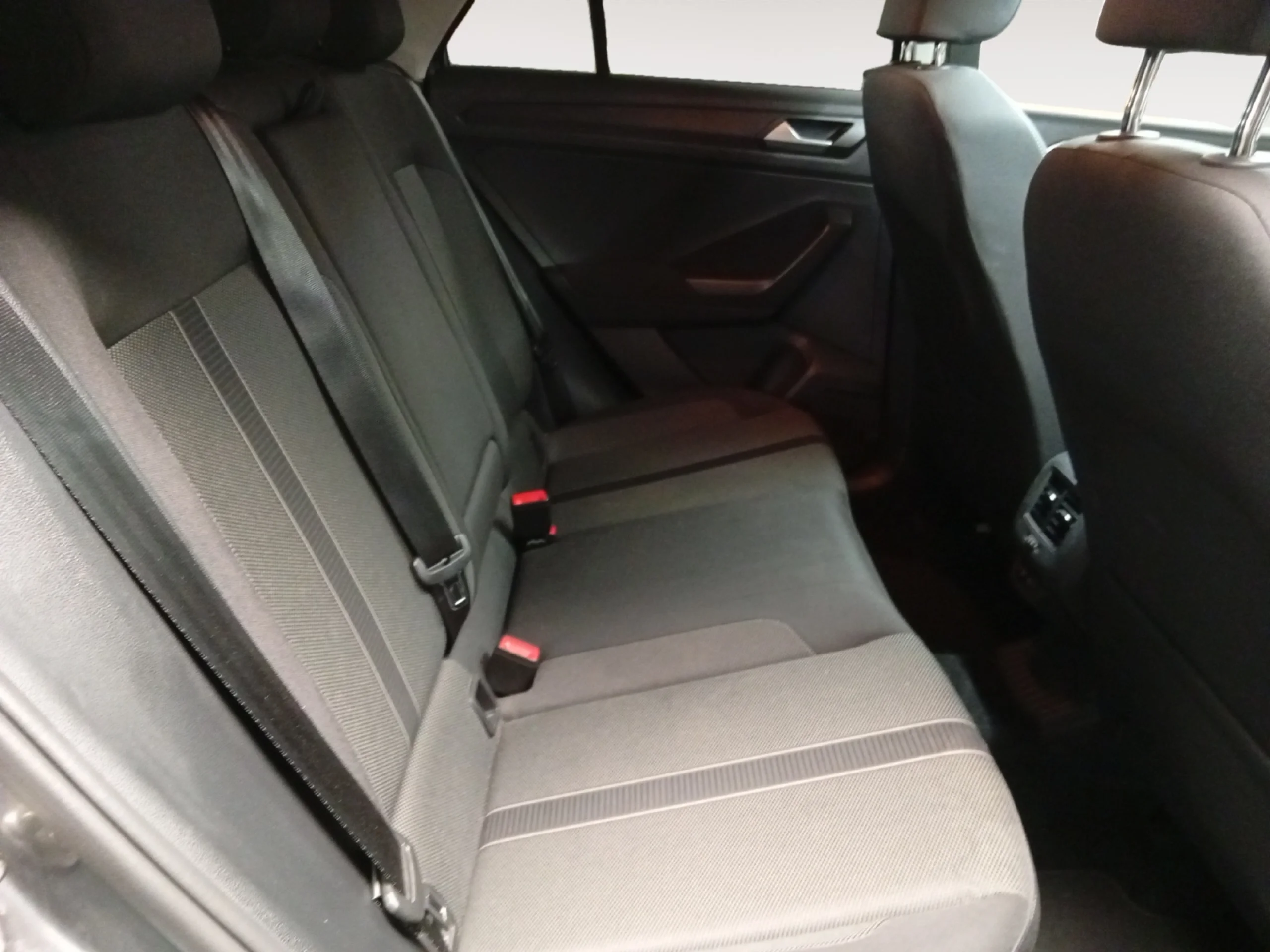 VOLKSWAGEN T ROC LIFE 1.5 TSI 110KW (150CV) DSG - Foto 6