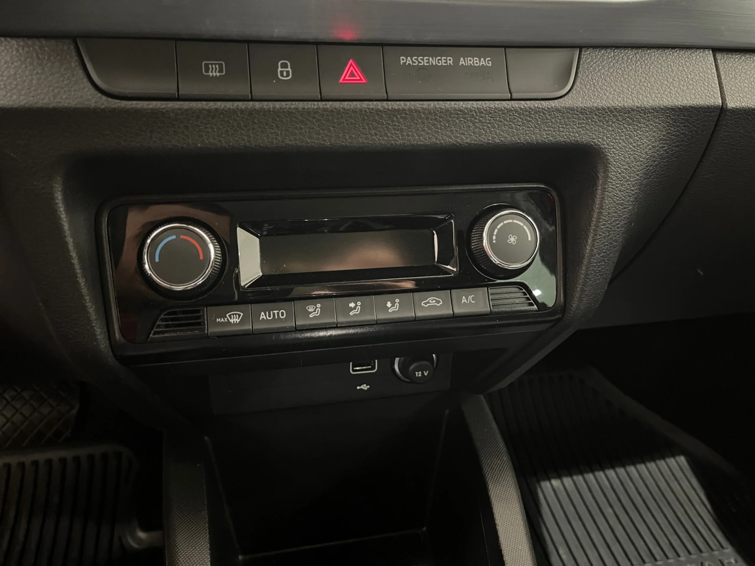 SKODA FABIA 1.0 TSI 70KW (95CV) DSG AMBITION - Foto 13