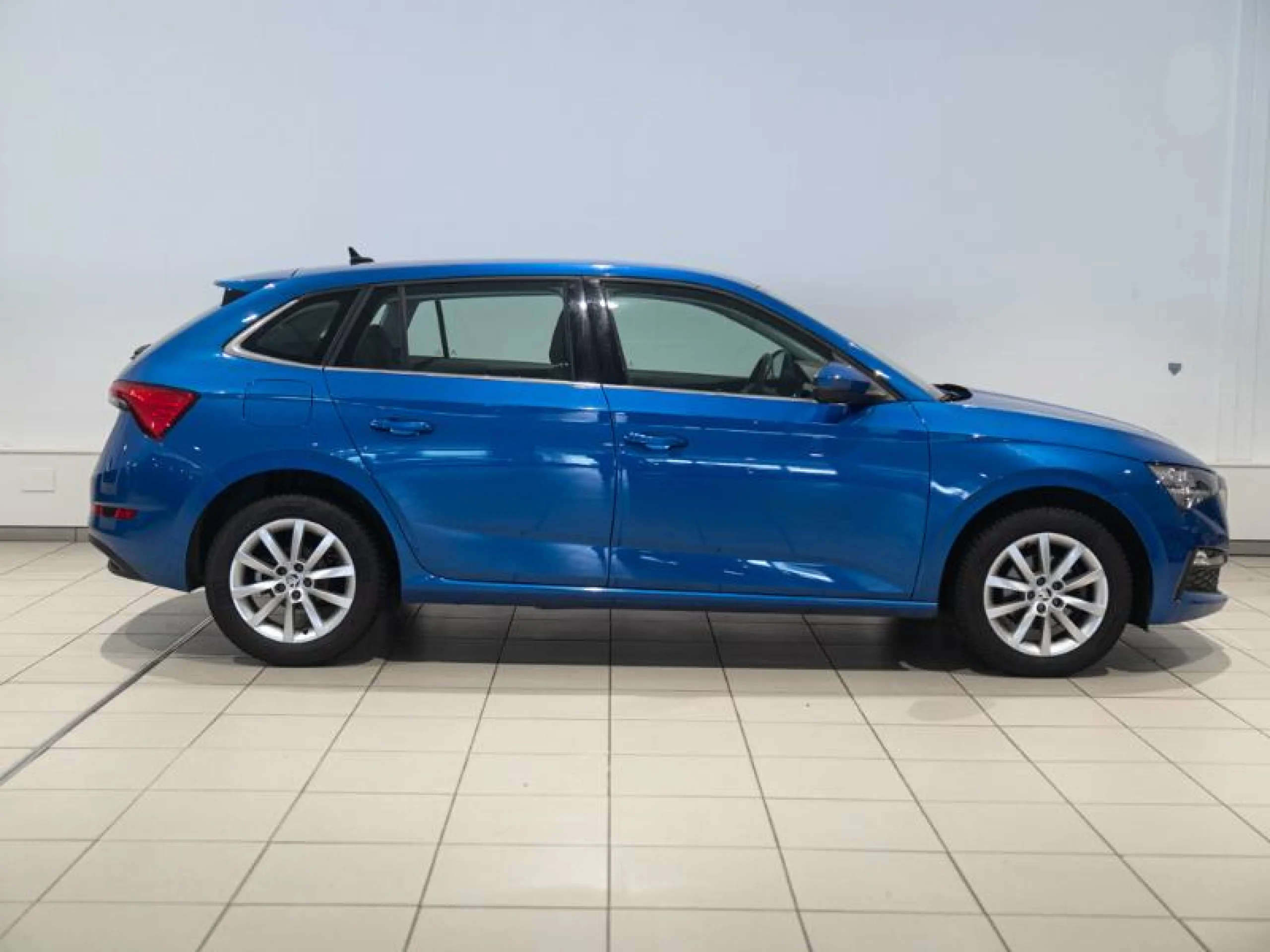 SKODA SCALA 1.5 TSI 110 KW (150 CV) DSG AMBITION - Foto 3