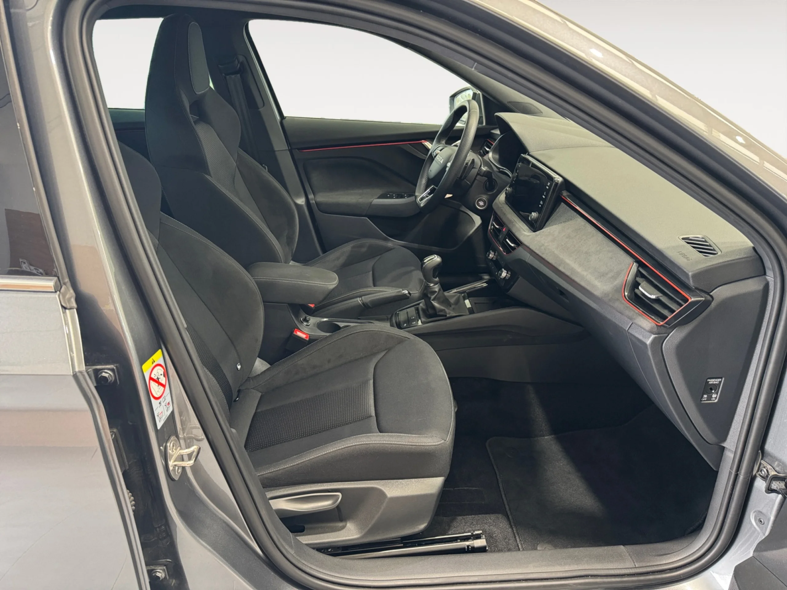 SKODA SCALA 1.0 TSI 85KW (115CV) DSG DESIGN - Foto 5