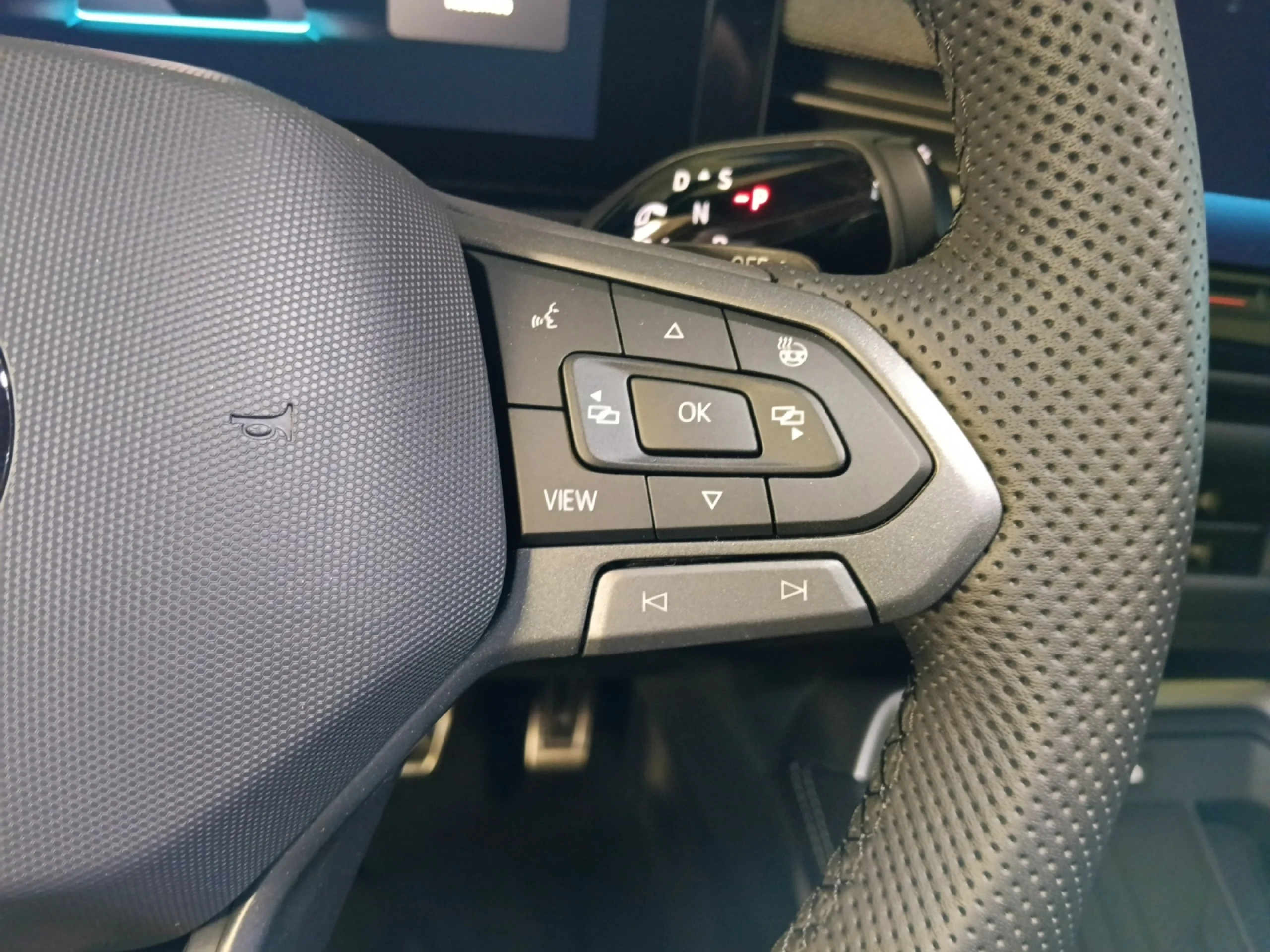 VOLKSWAGEN T ROC R LINE 1.5 ETSI 110KW (150CV) DSG - Foto 10