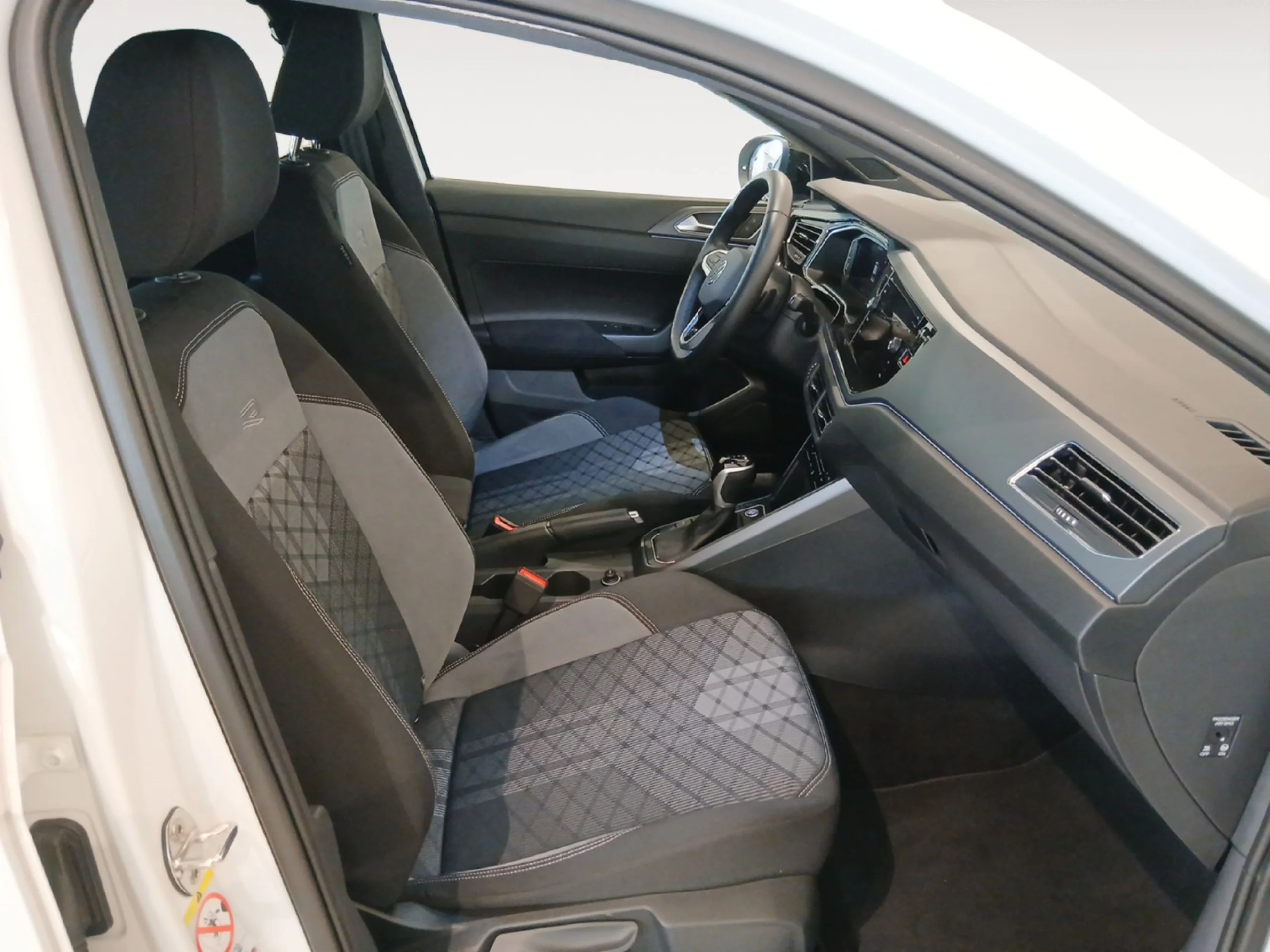 VOLKSWAGEN TAIGO TAIGO R LINE 1.0 TSI 85 KW (115 CV )  AUTOM TICO DSG 7 VEL. - Foto 5