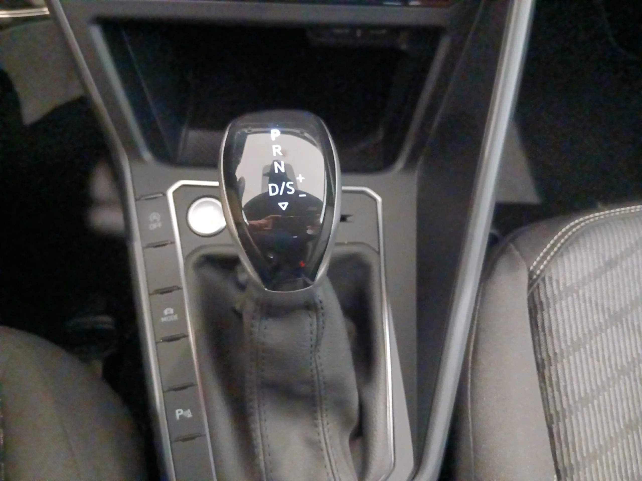 VOLKSWAGEN TAIGO TAIGO R LINE 1.0 TSI 85 KW (115 CV )  AUTOM TICO DSG 7 VEL. - Foto 17